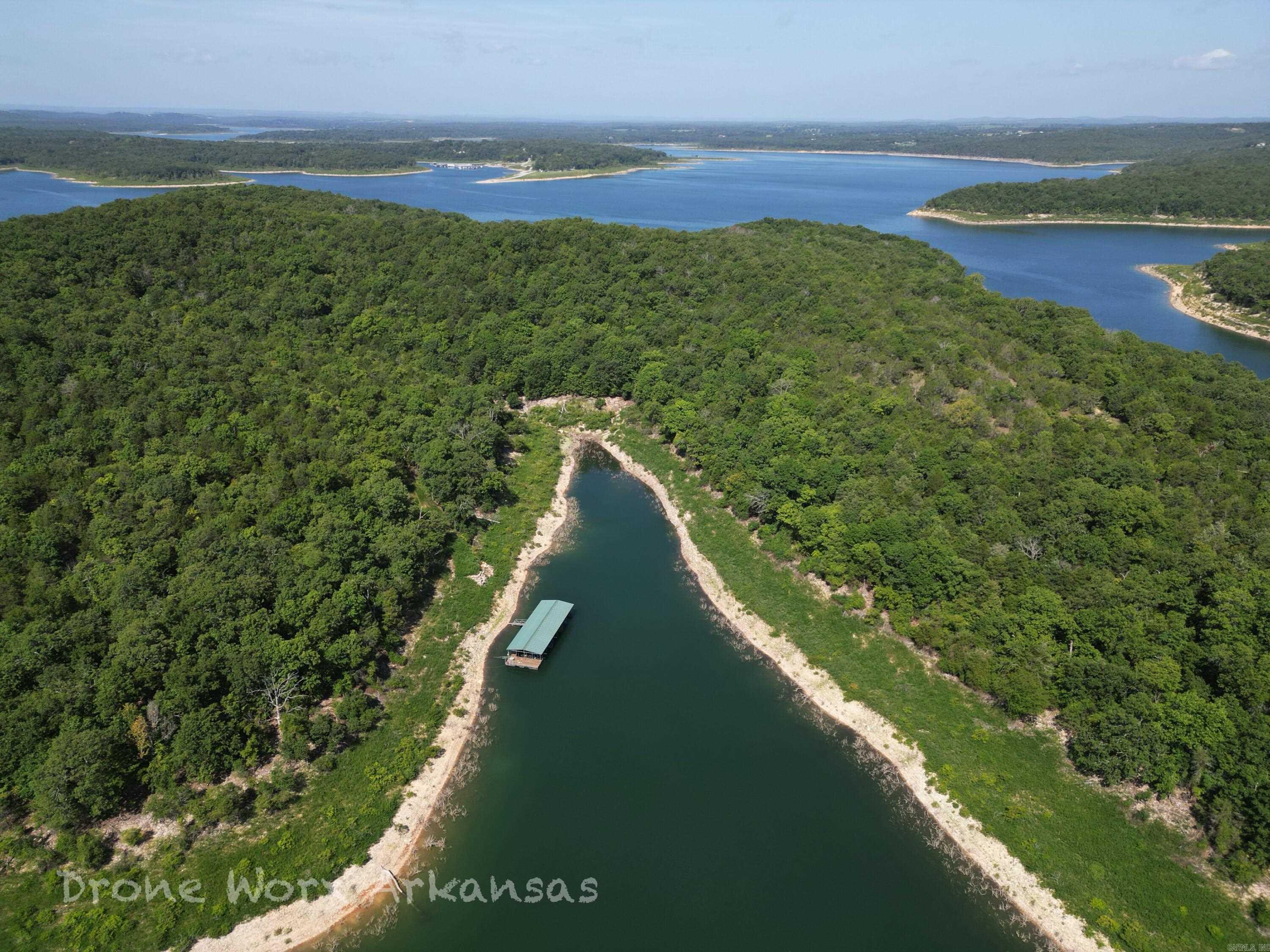 4275 Pine Hollow Rd. Property Photo 2