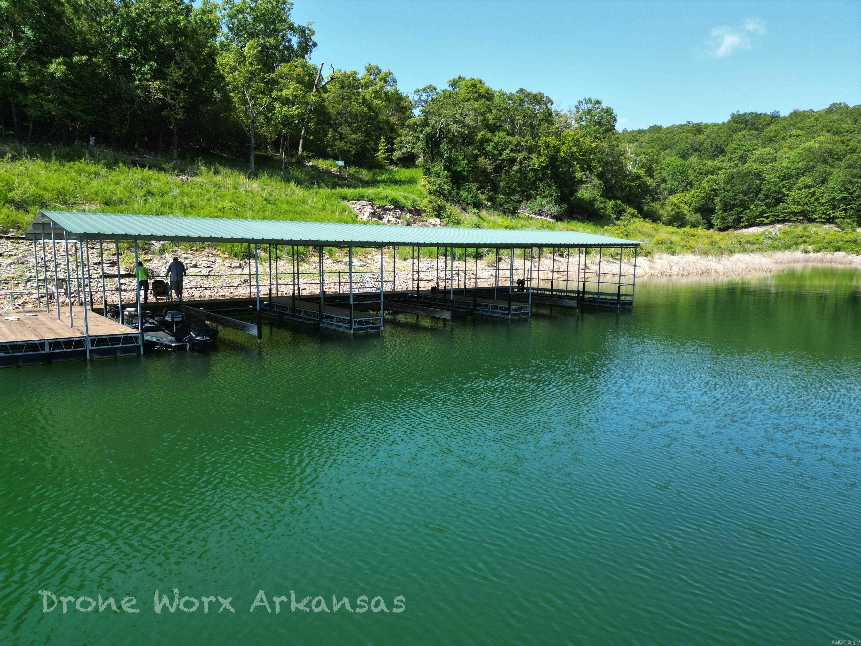 4275 Pine Hollow Rd. Property Photo 6