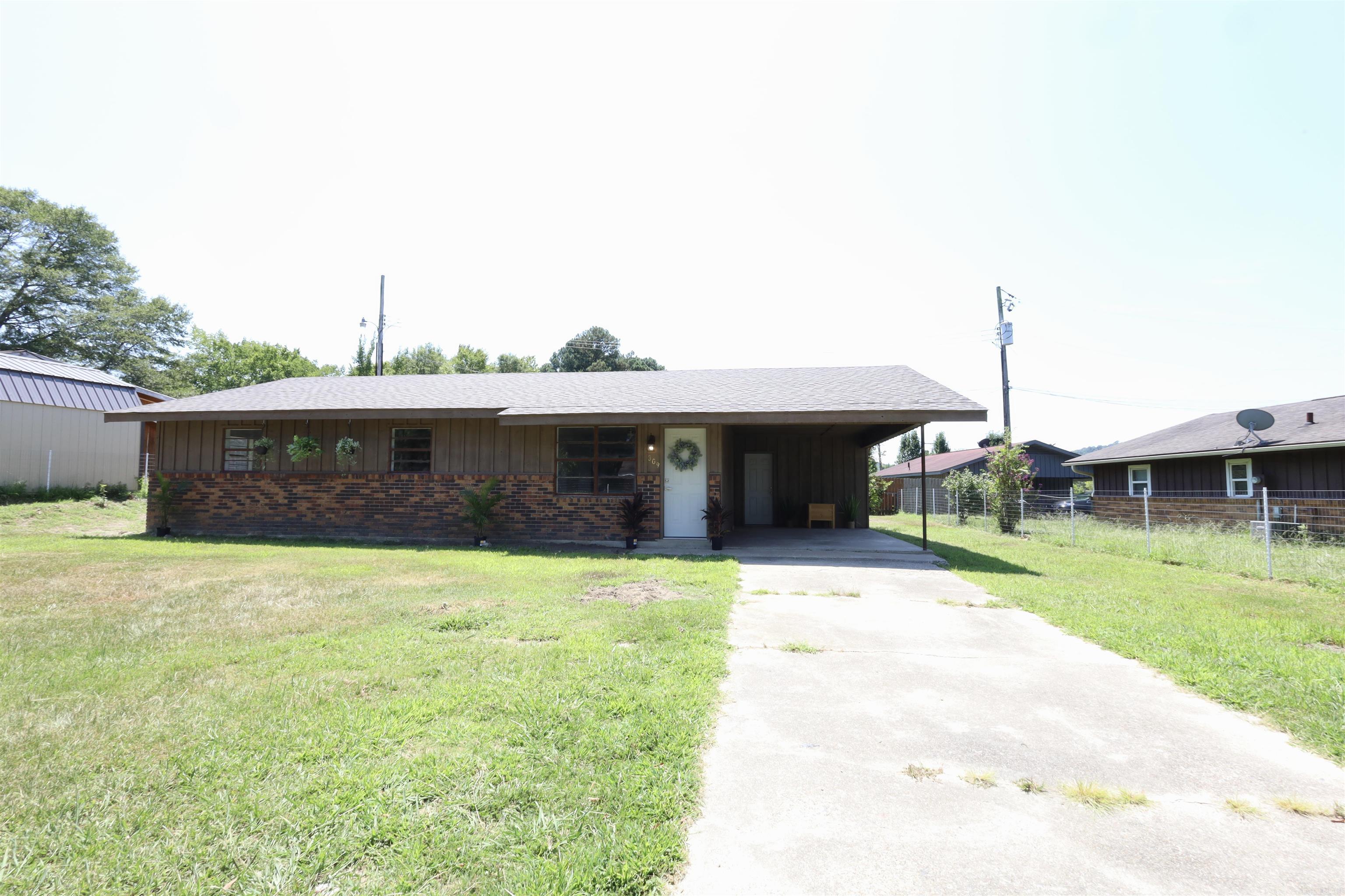309 Pauline Street Property Photo