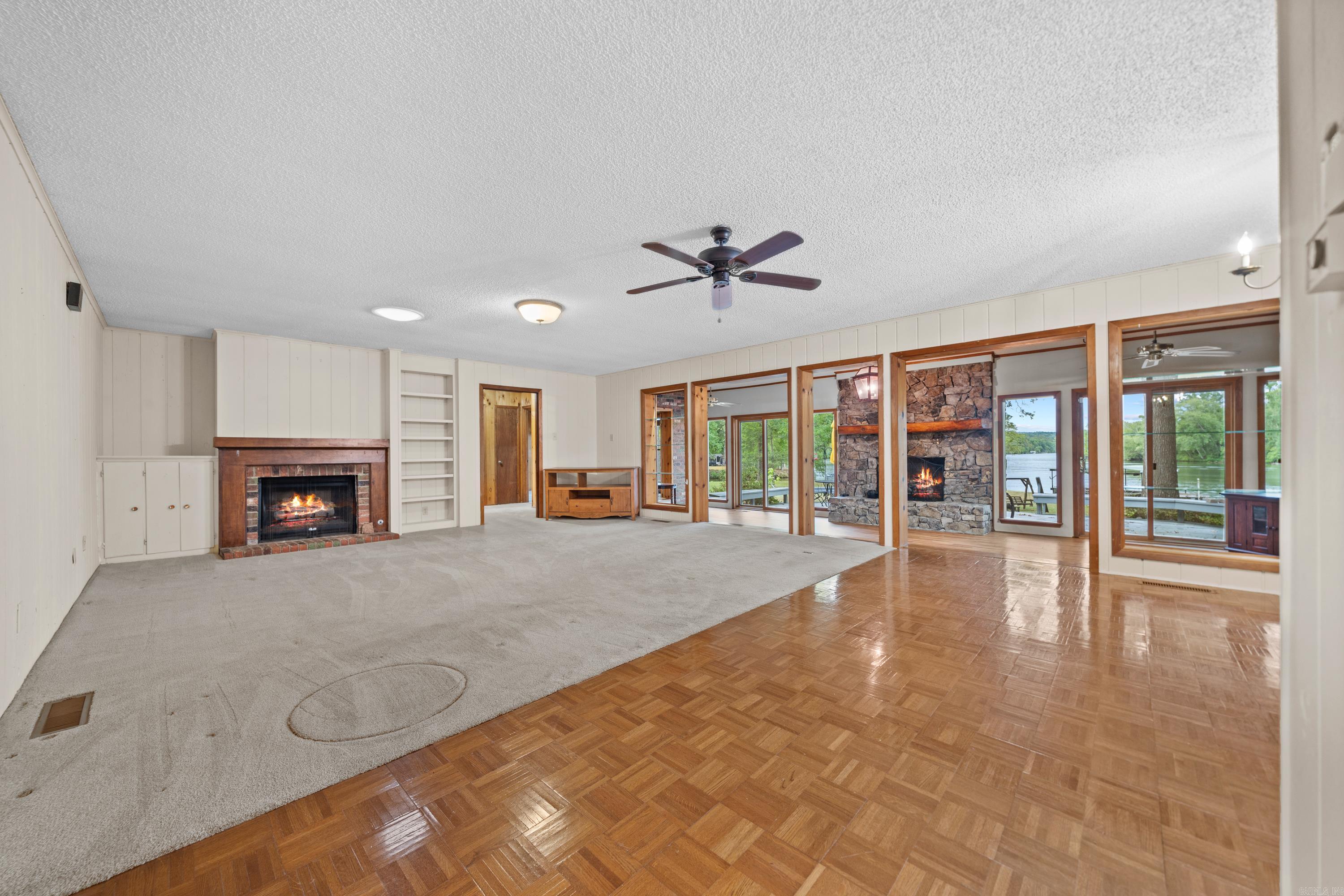 240 William Square Property Photo 6