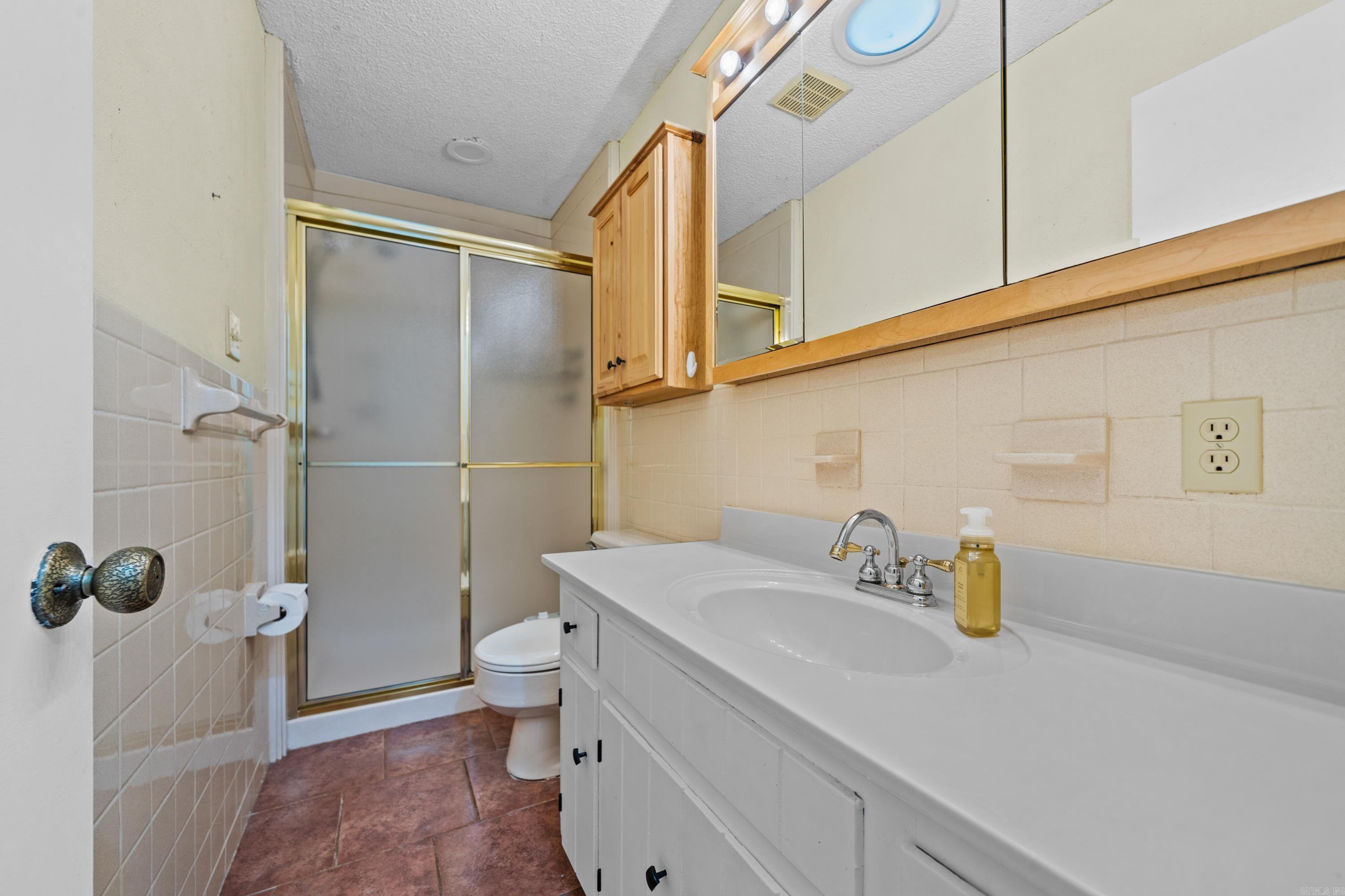 240 William Square Property Photo 12