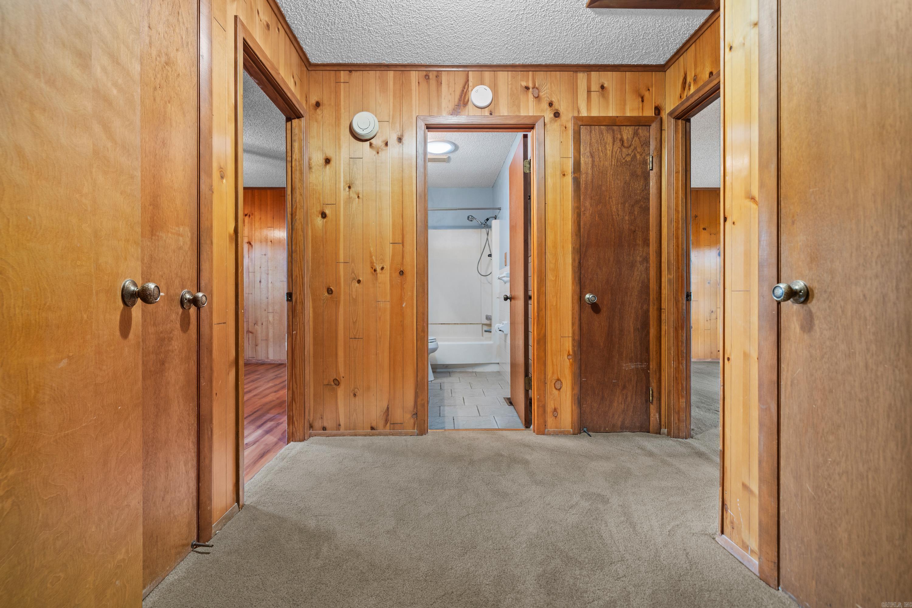 240 William Square Property Photo 17