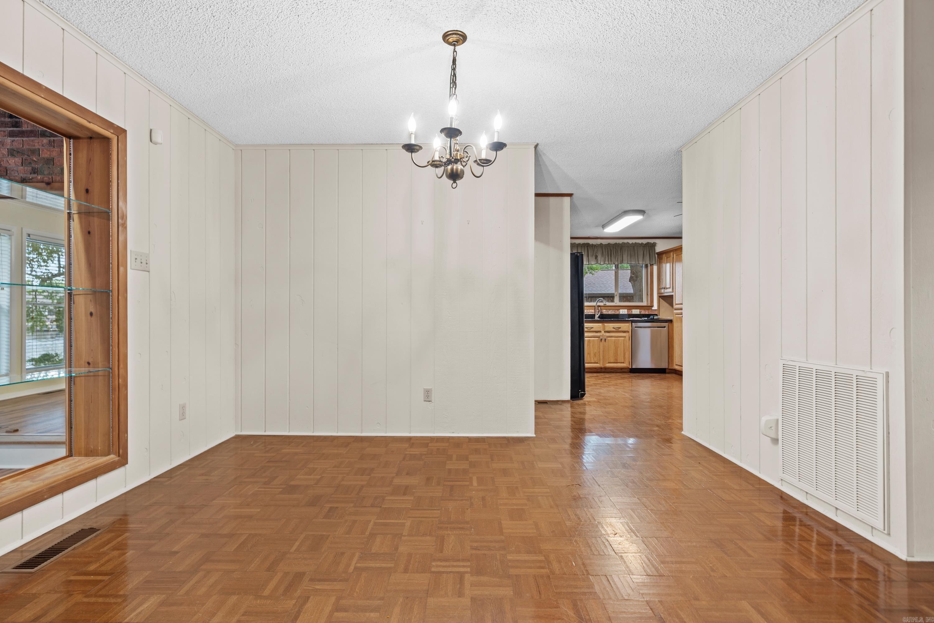 240 William Square Property Photo 18