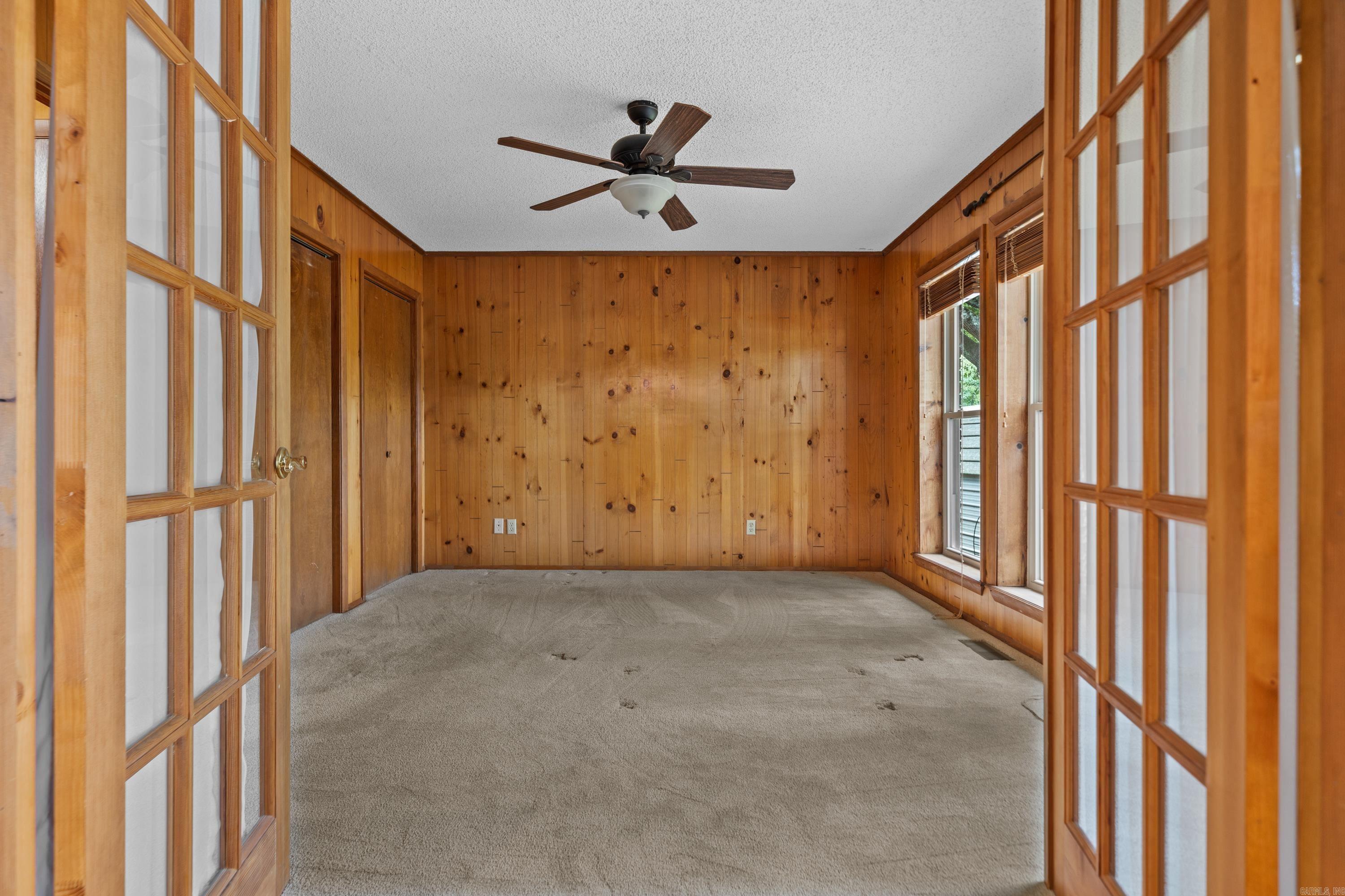 240 William Square Property Photo 19