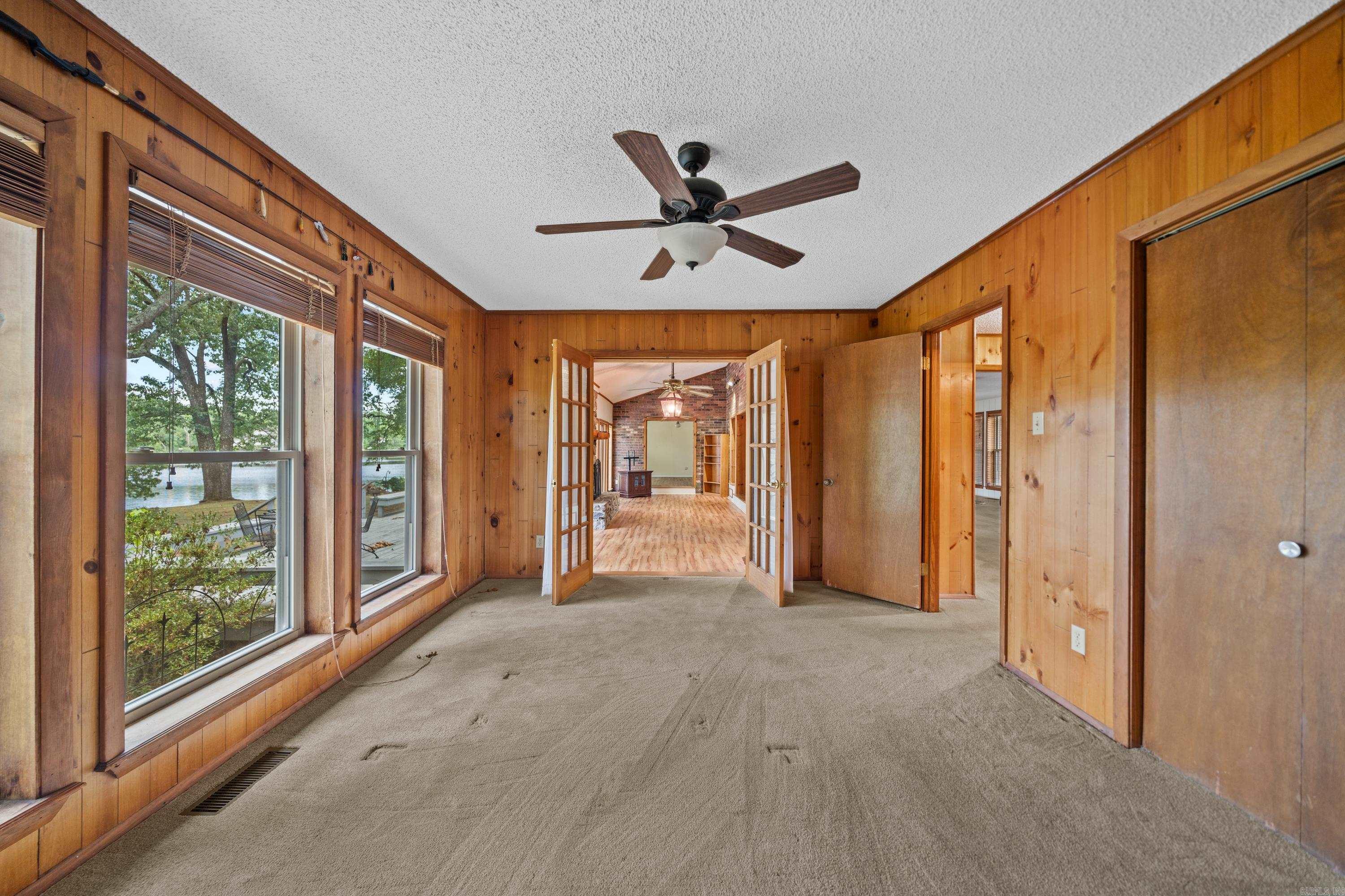 240 William Square Property Photo 20