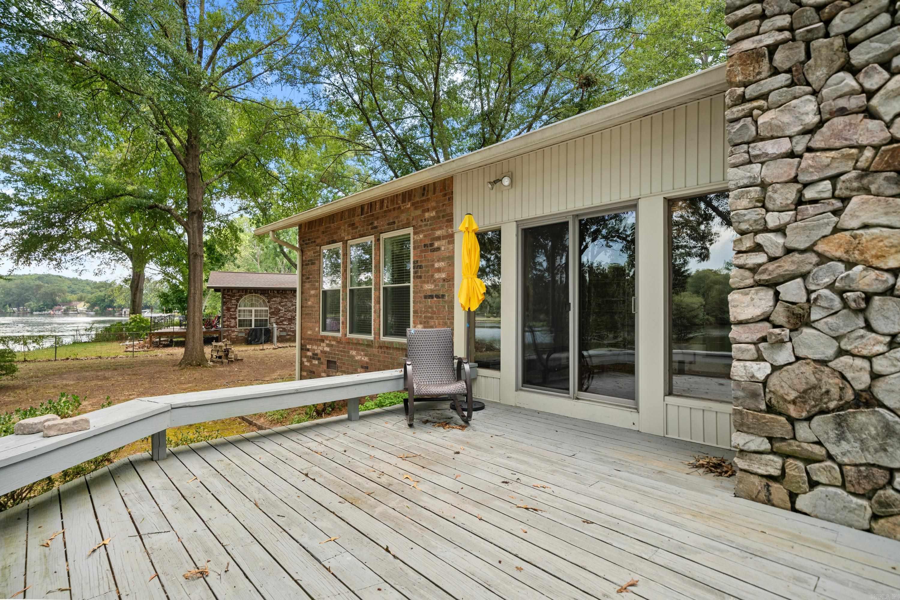 240 William Square Property Photo 23