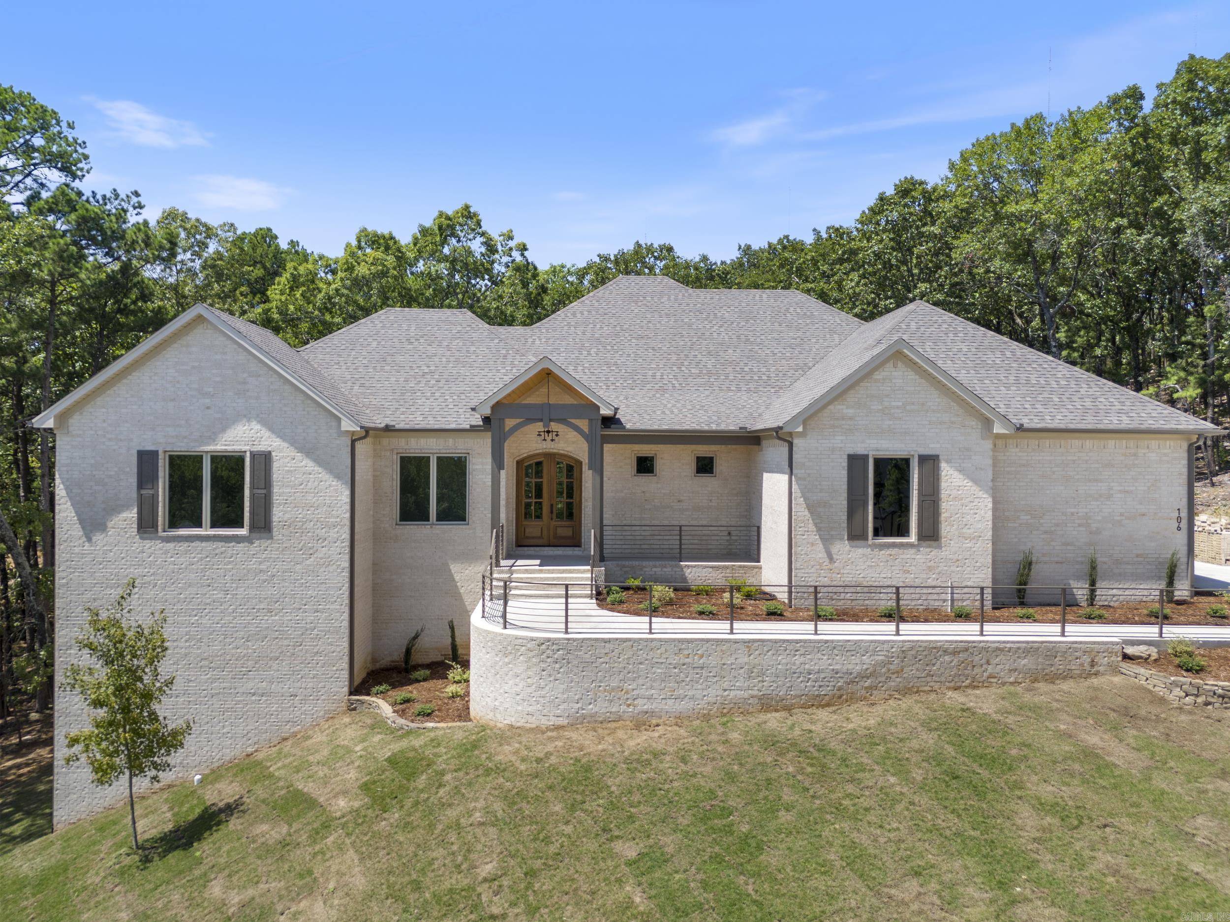 106 Bear Den Court Property Photo