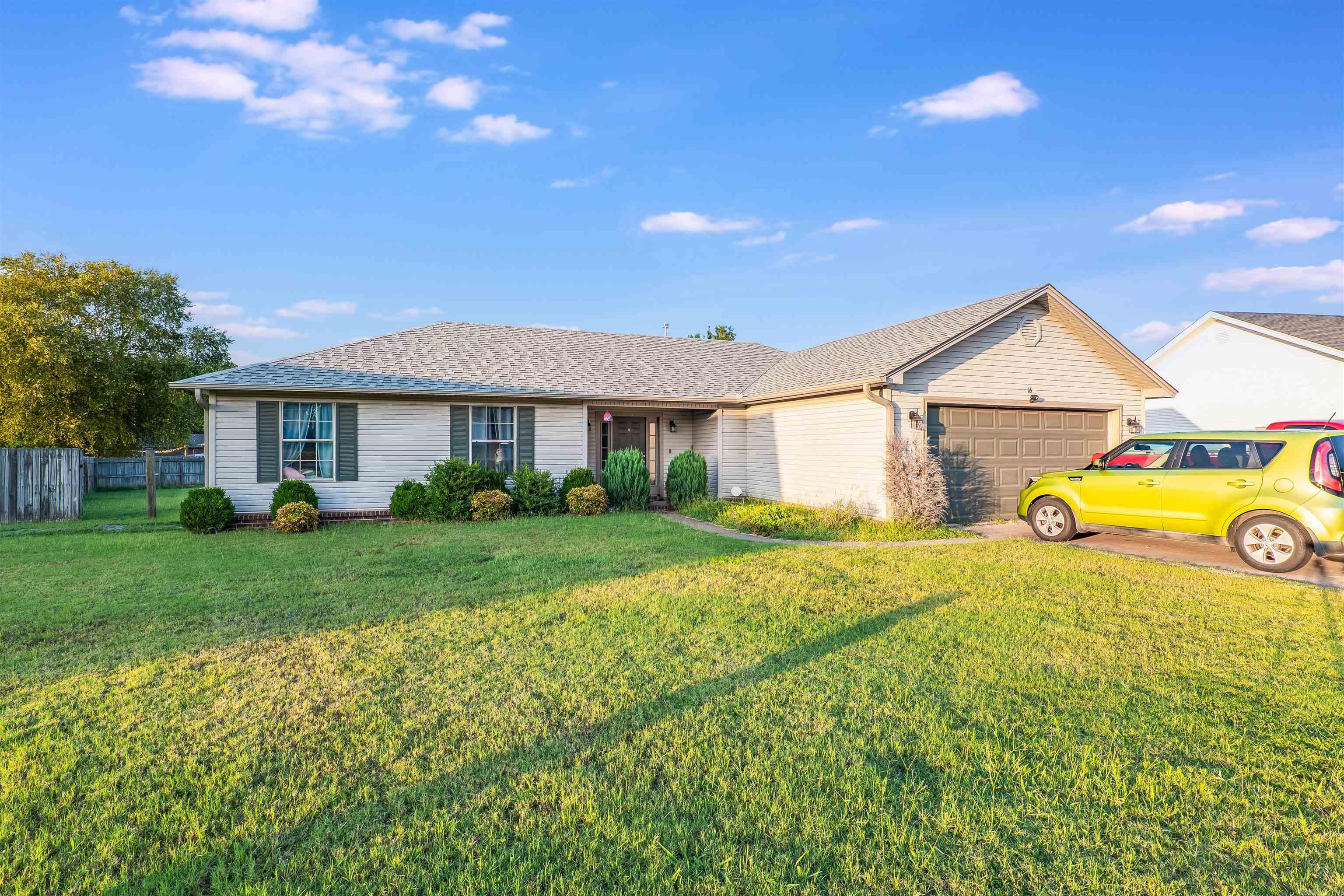 16 Applewood Cir Property Photo 2