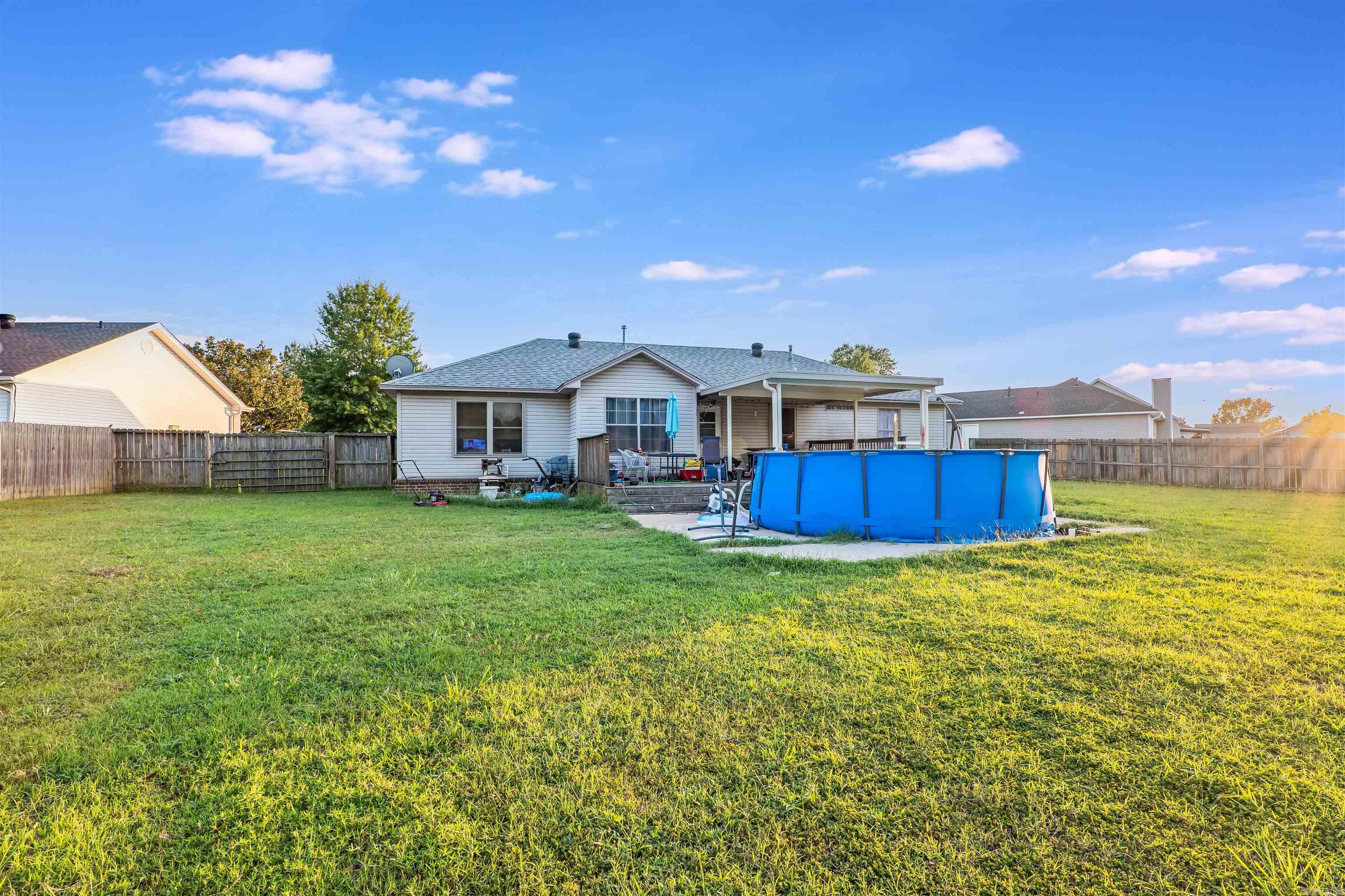 16 Applewood Cir Property Photo 6