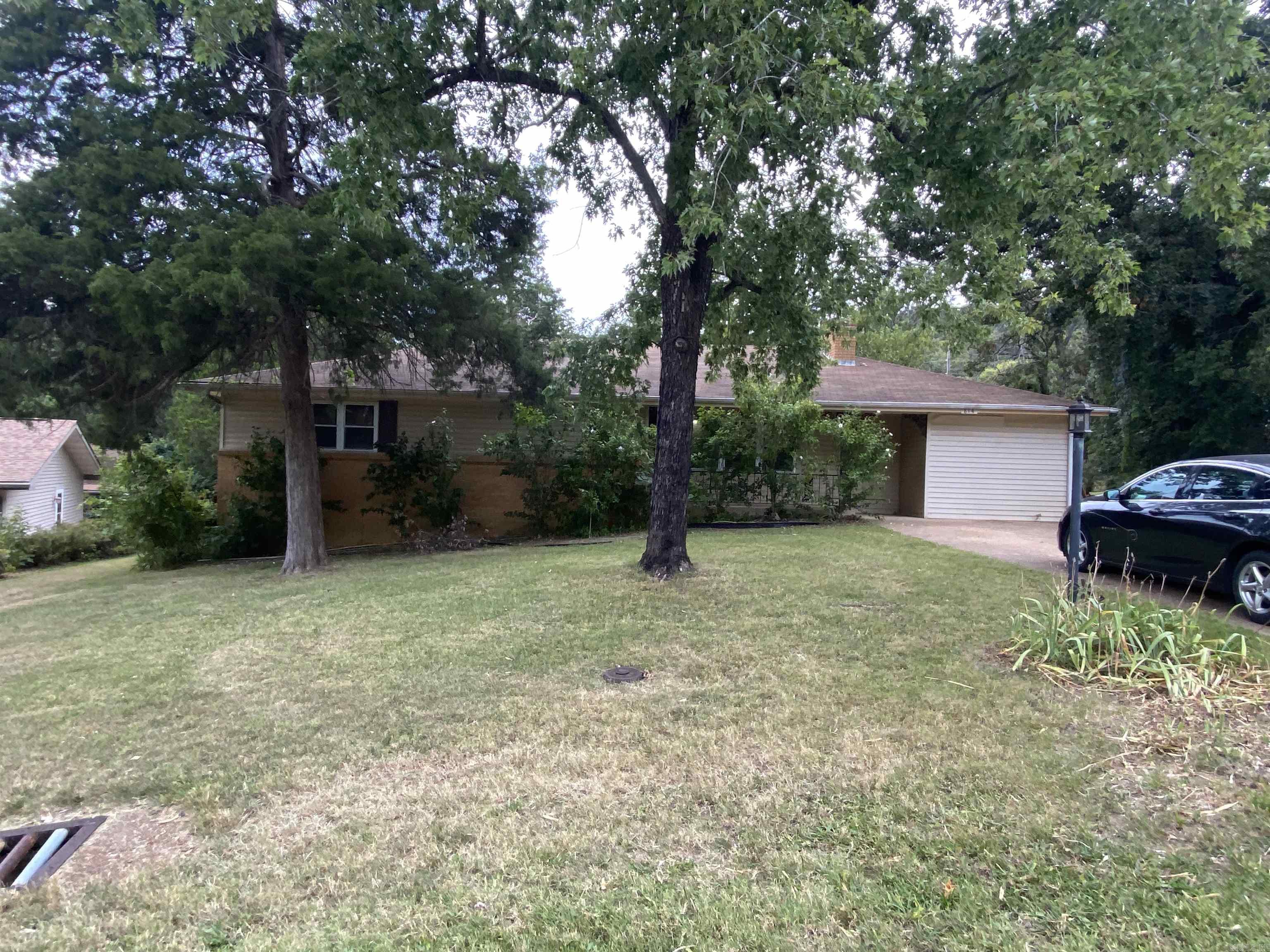 814 Broadmoor Drive Property Photo