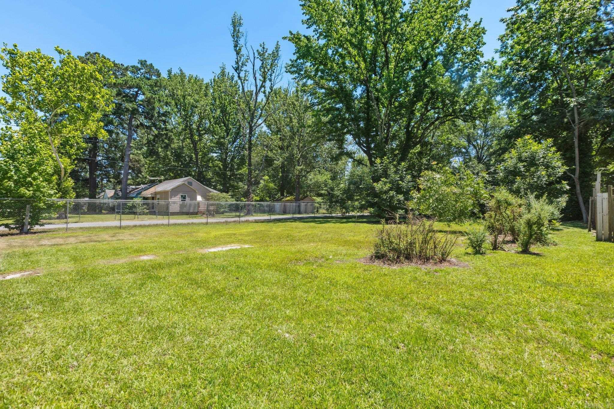 2100 W 24th Street Property Photo