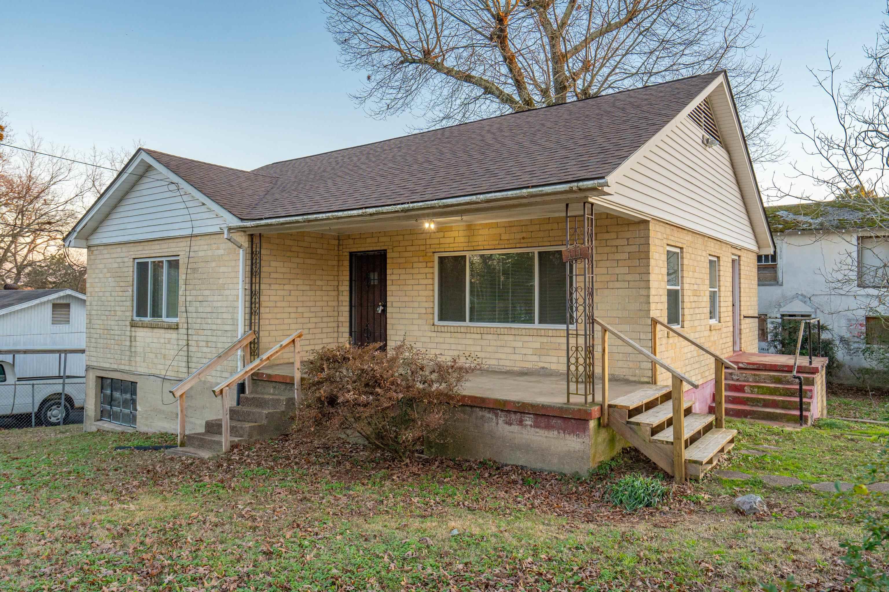 111 Bess Street Property Photo 1