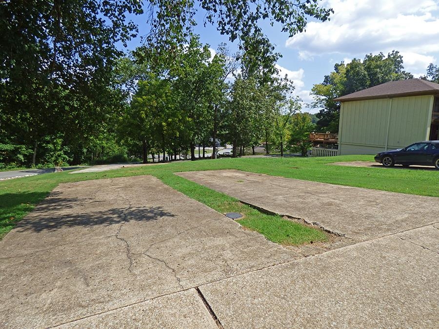 Whispering Winds Trace Property Photo 3