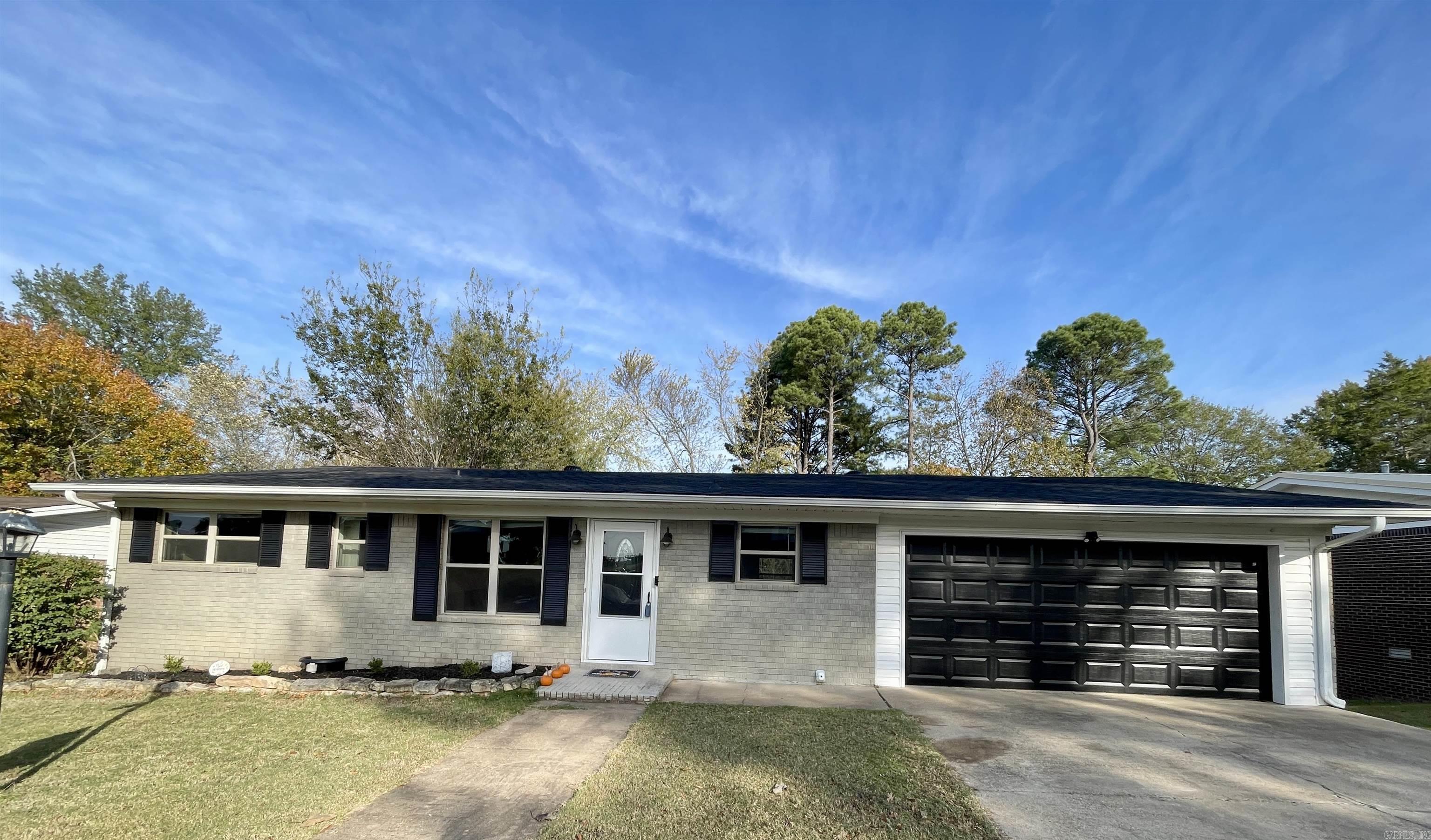 1409 View Street Property Photo