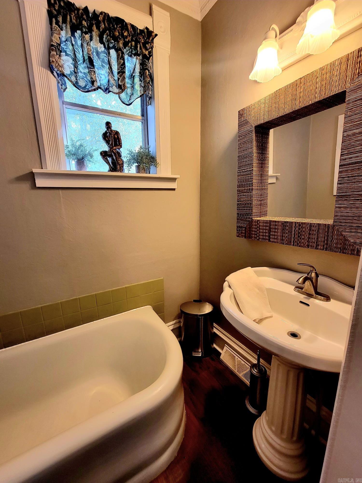 756 Royal Avenue Property Photo 8