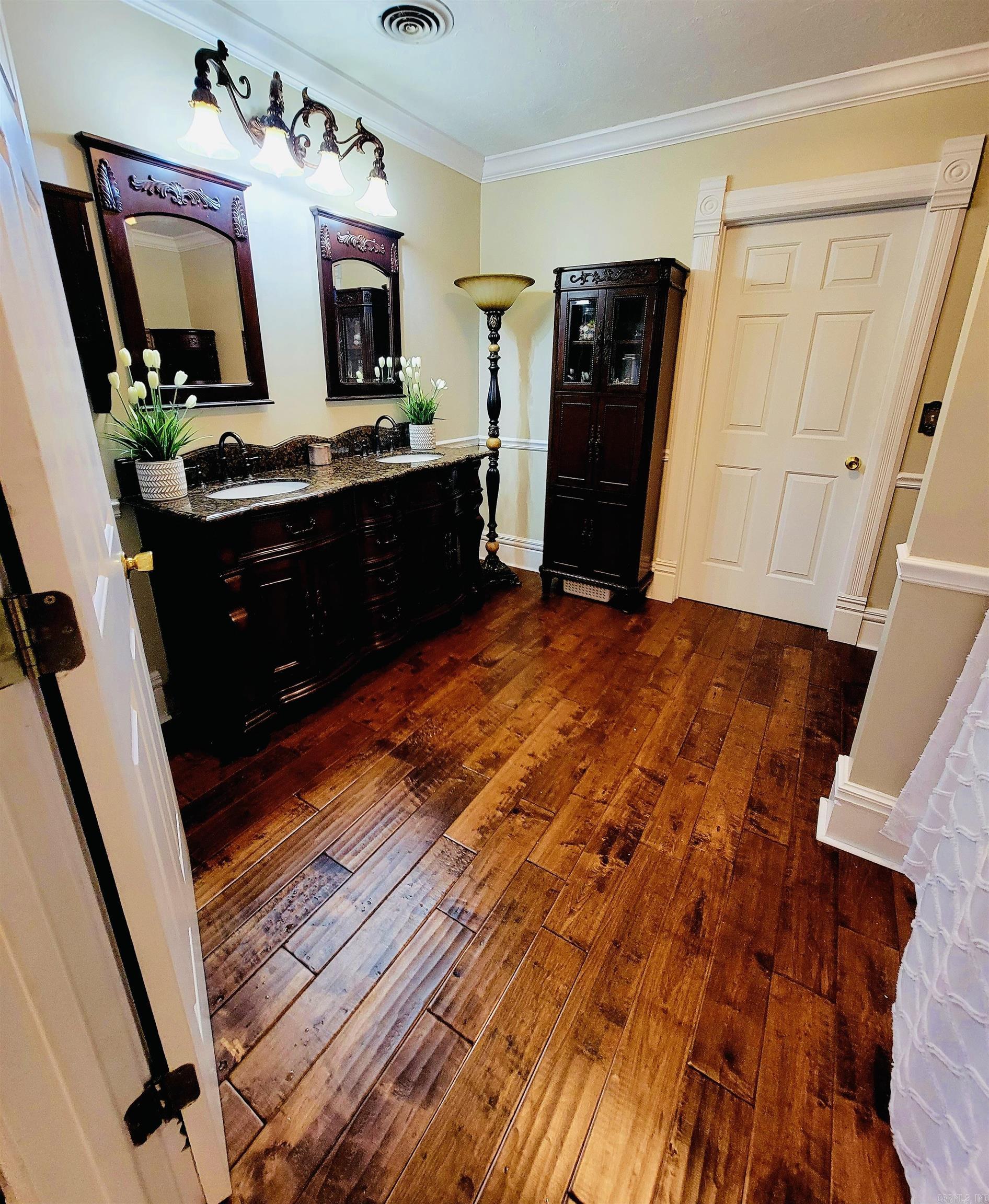 756 Royal Avenue Property Photo 32