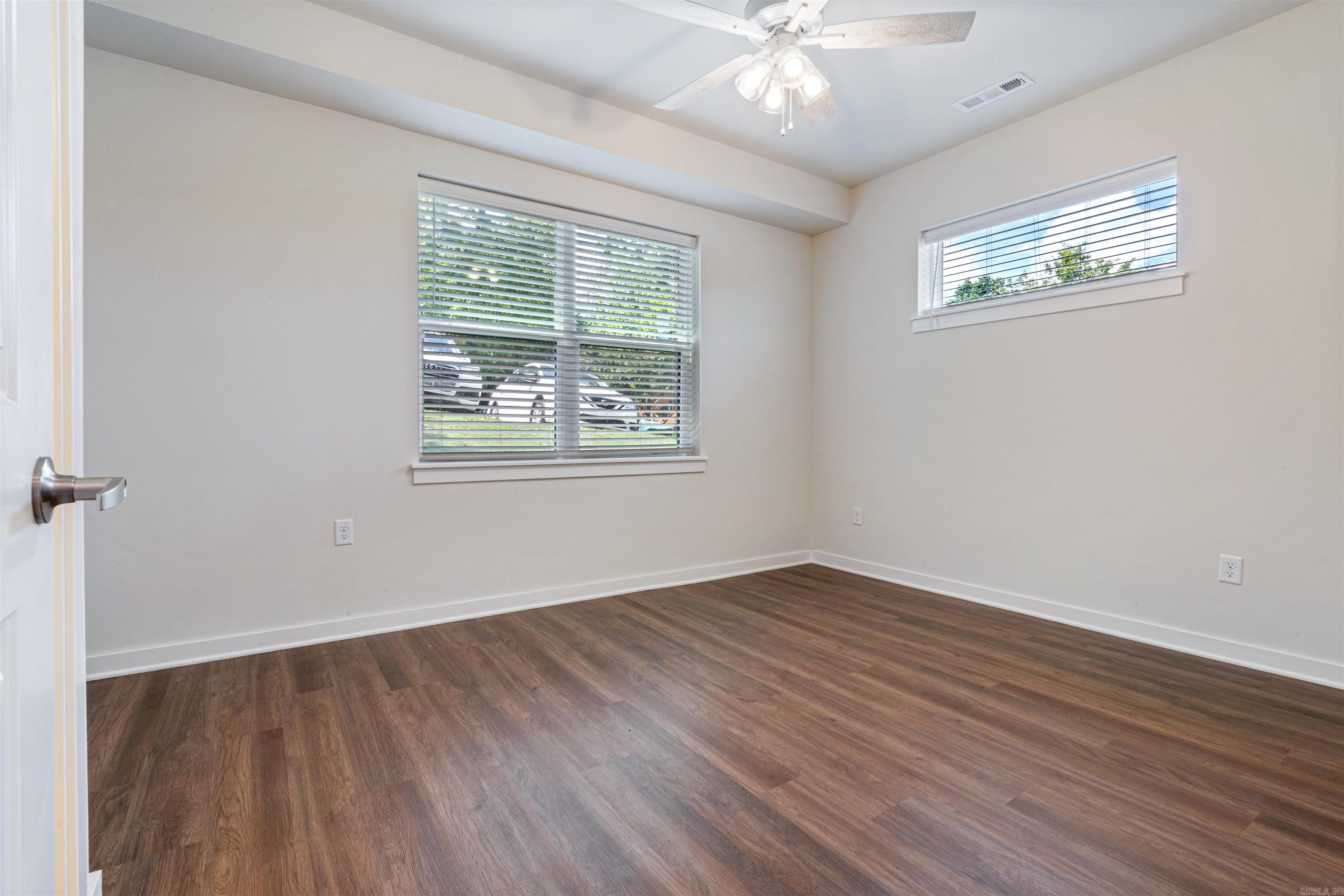 606 N Whitham Avenue Property Photo 22