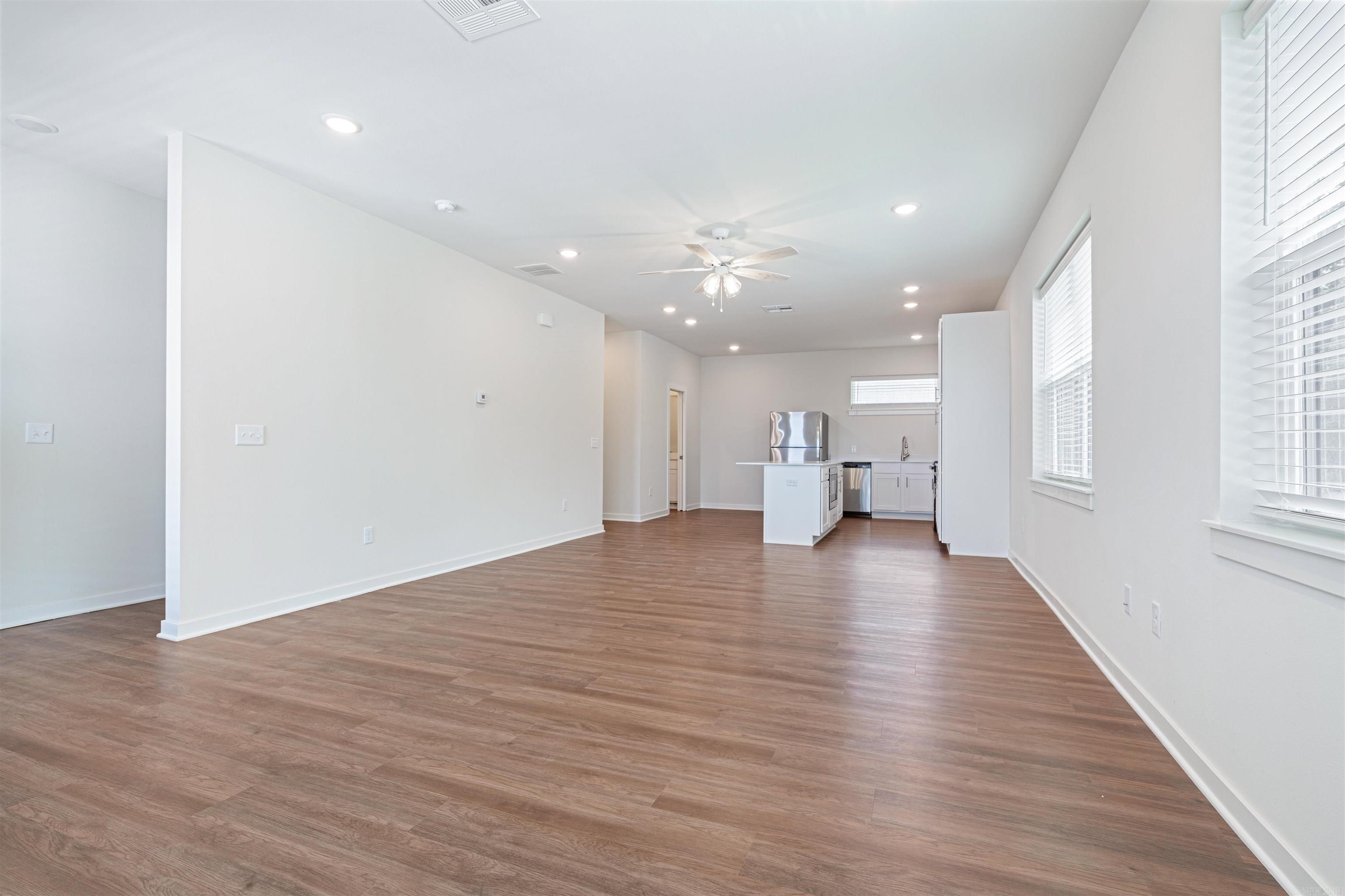 606 N Whitham Avenue Property Photo 28