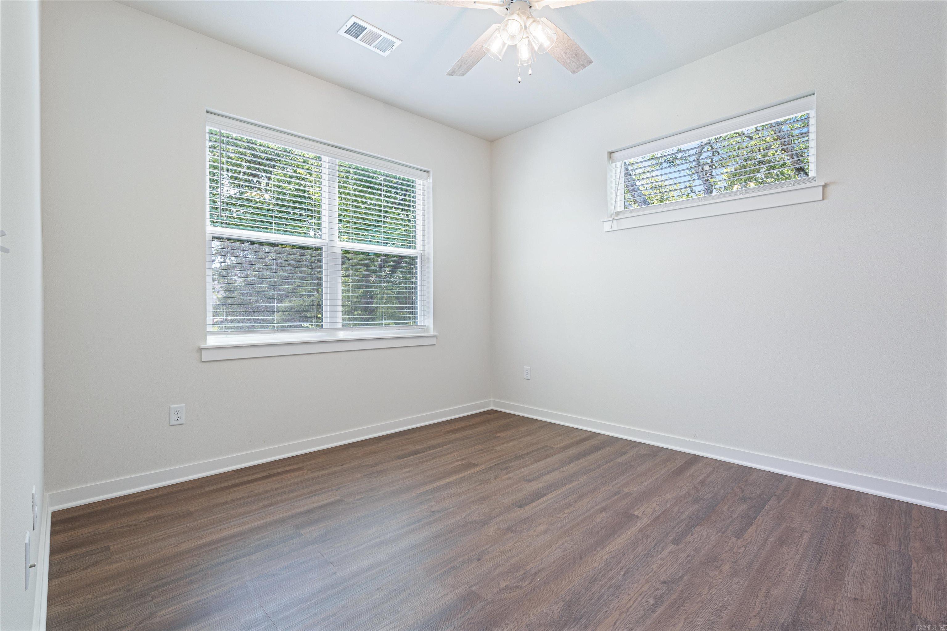 606 N Whitham Avenue Property Photo 30