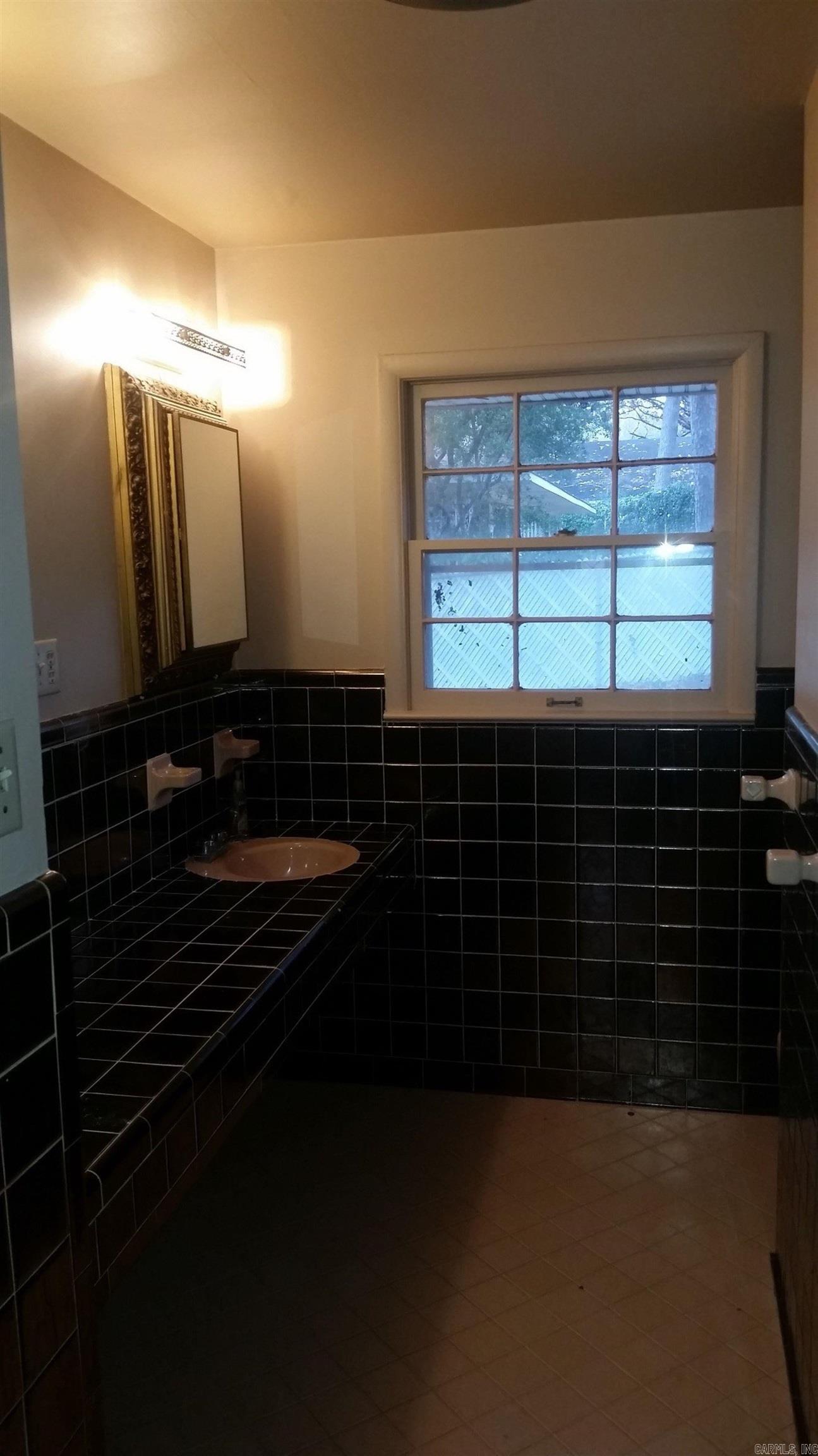 7002 Carrilon Road Property Photo 8
