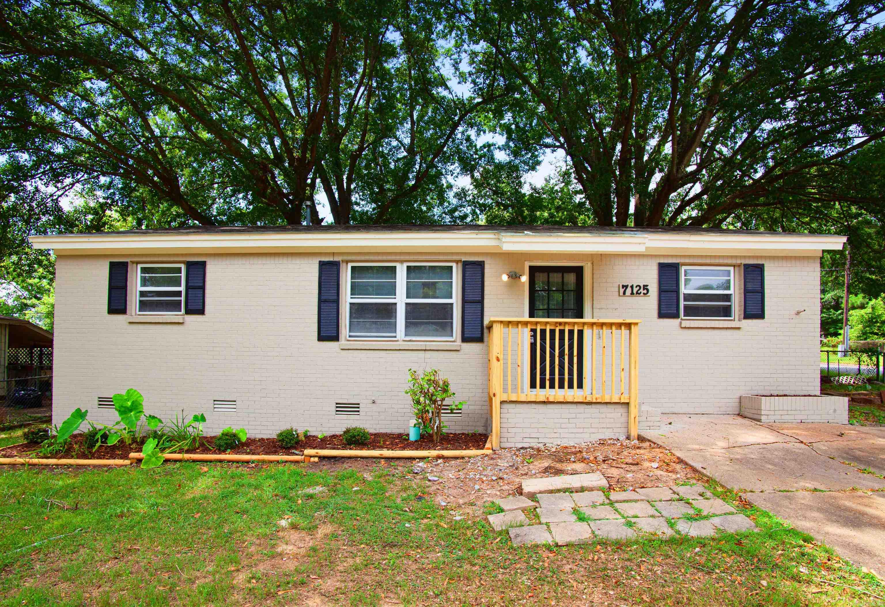 7125 Redwood Dr Property Photo