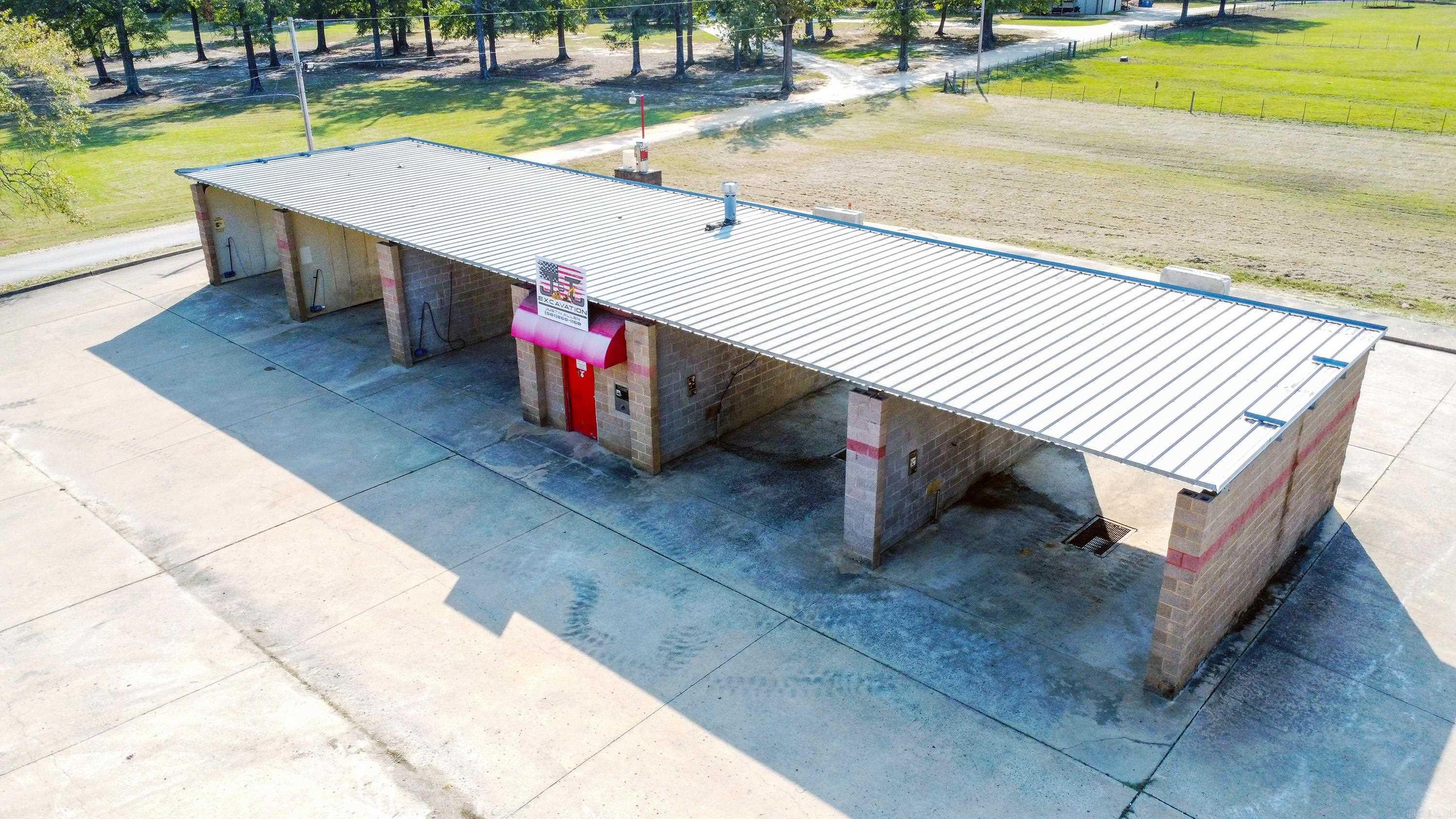 2915 N Hwy 229 Property Photo 4