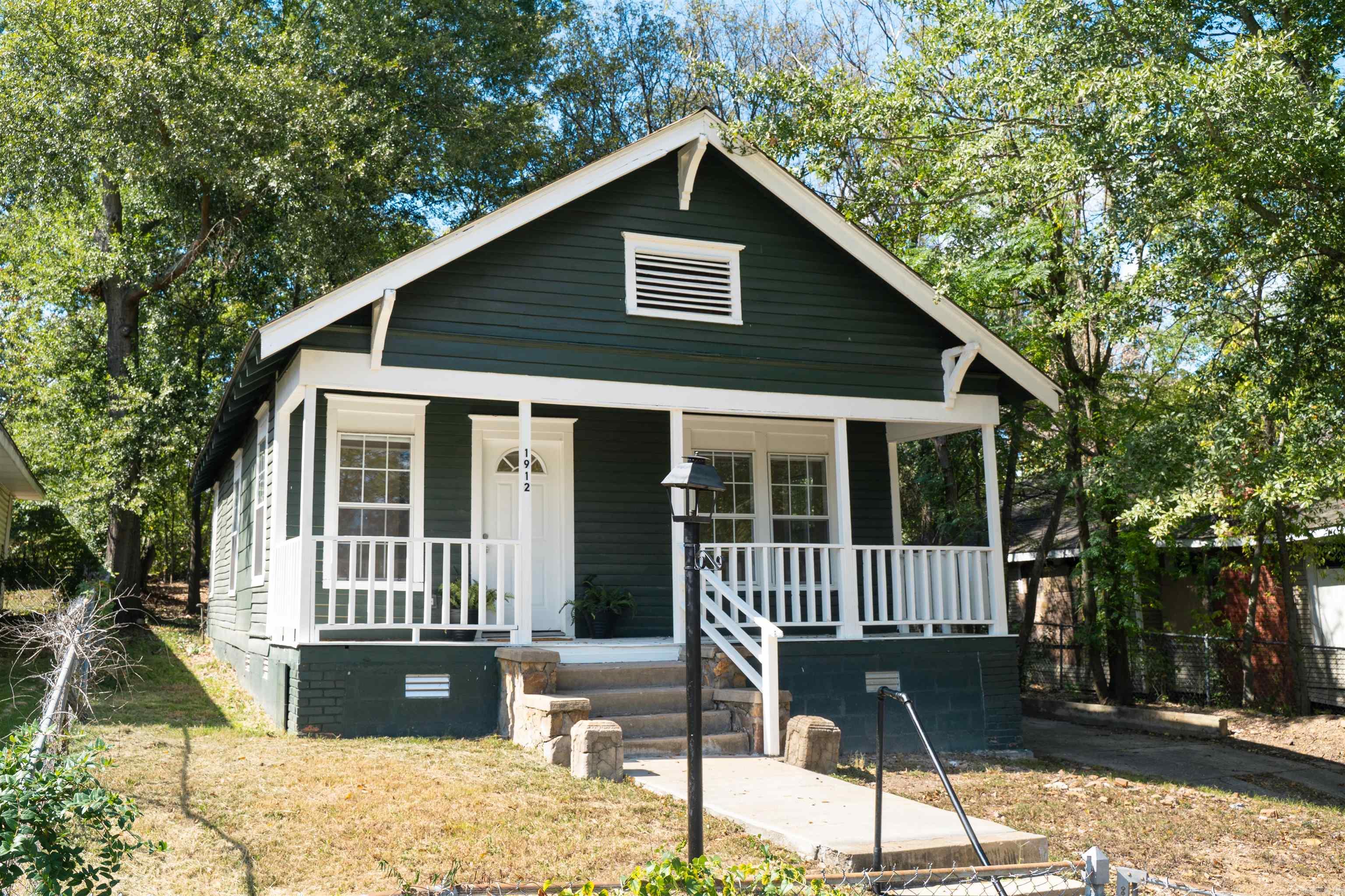 1912 Booker Street Property Photo