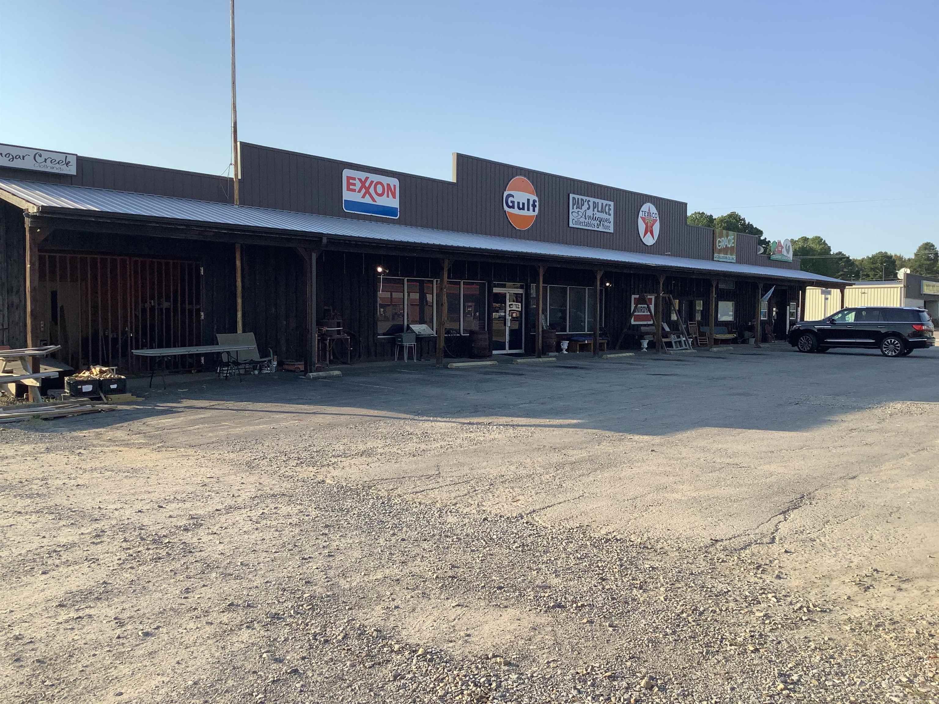 133 N Highway 167 Highway Property Photo 1