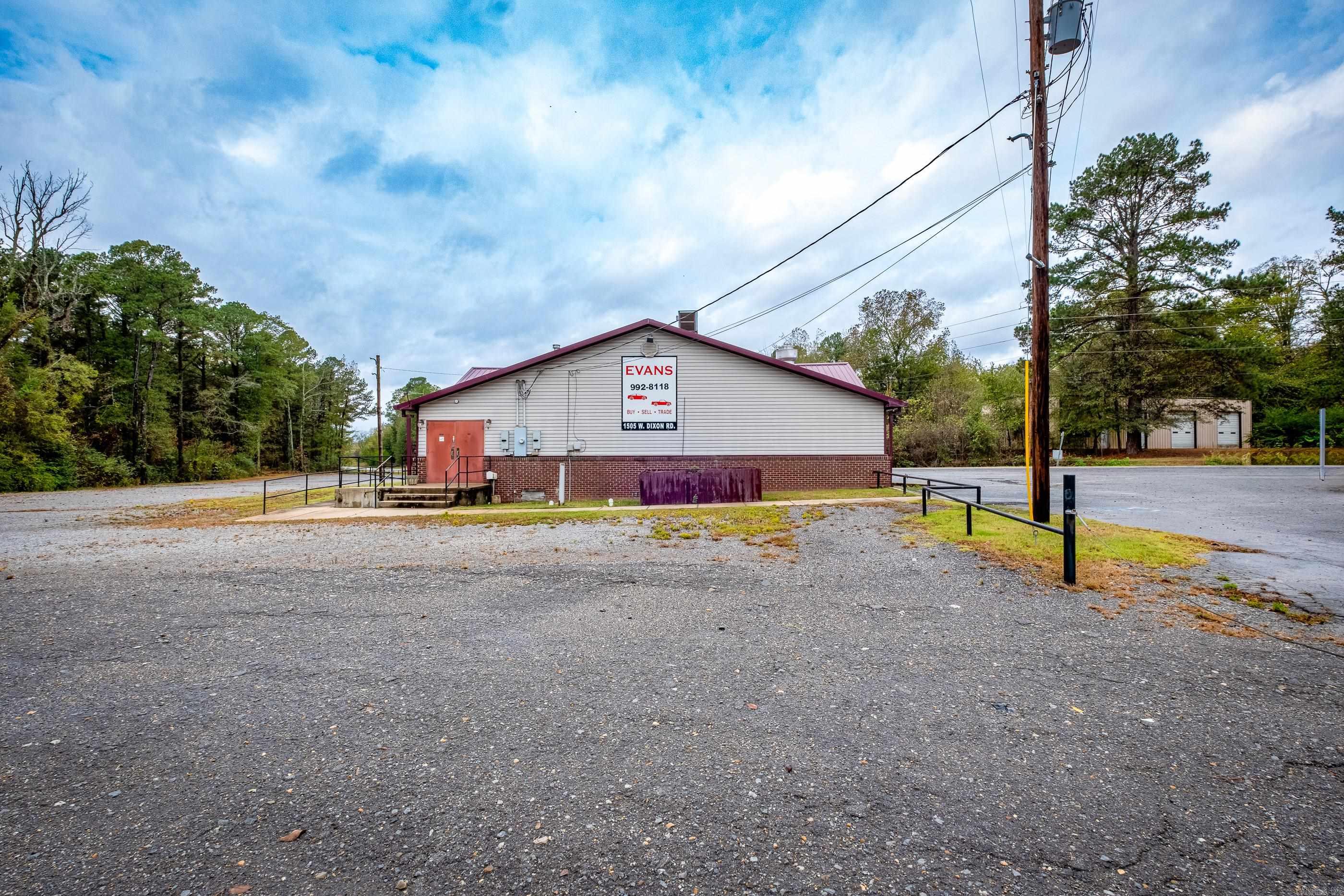 1505 W Dixon Road Property Photo 4
