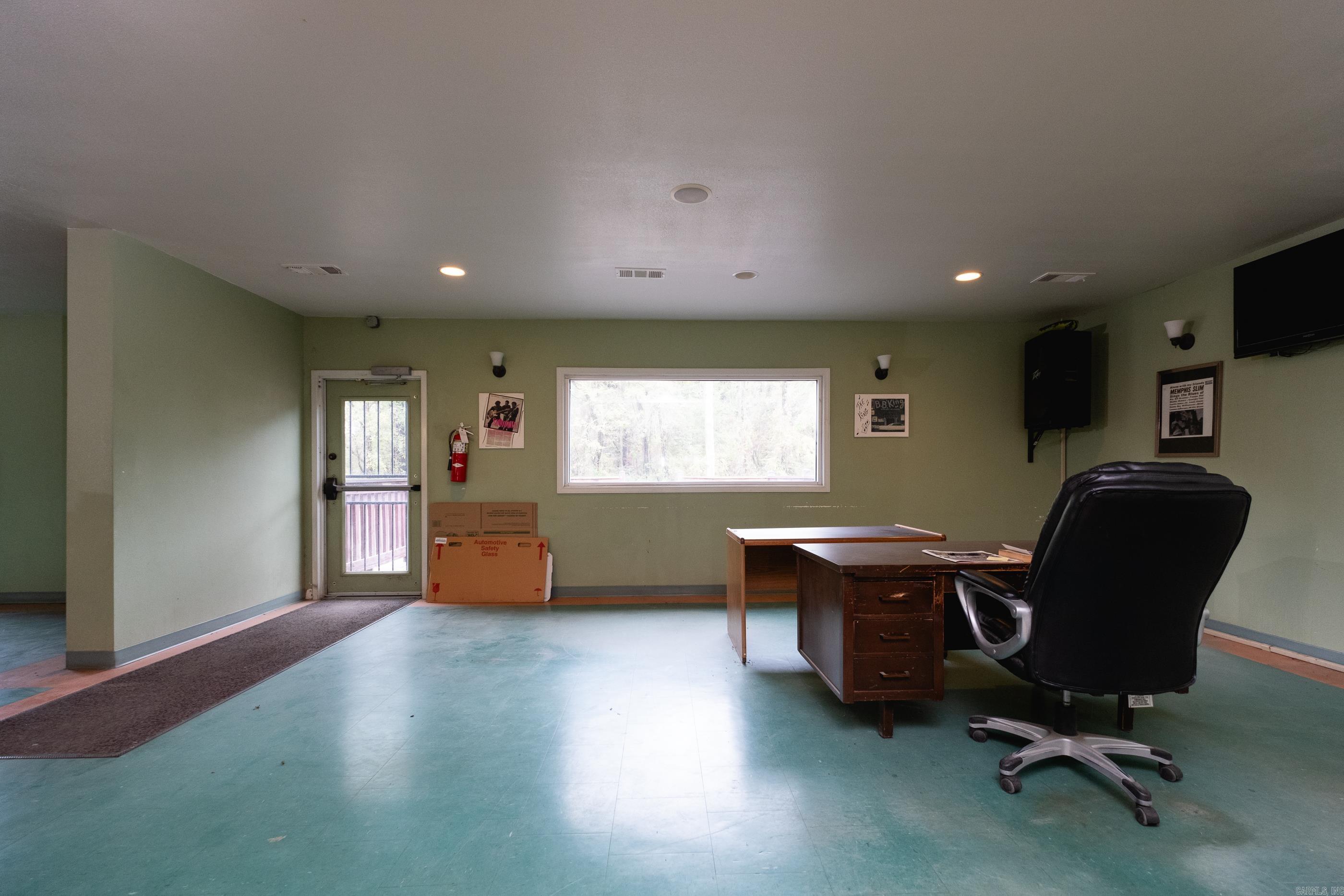 1505 W Dixon Road Property Photo 24
