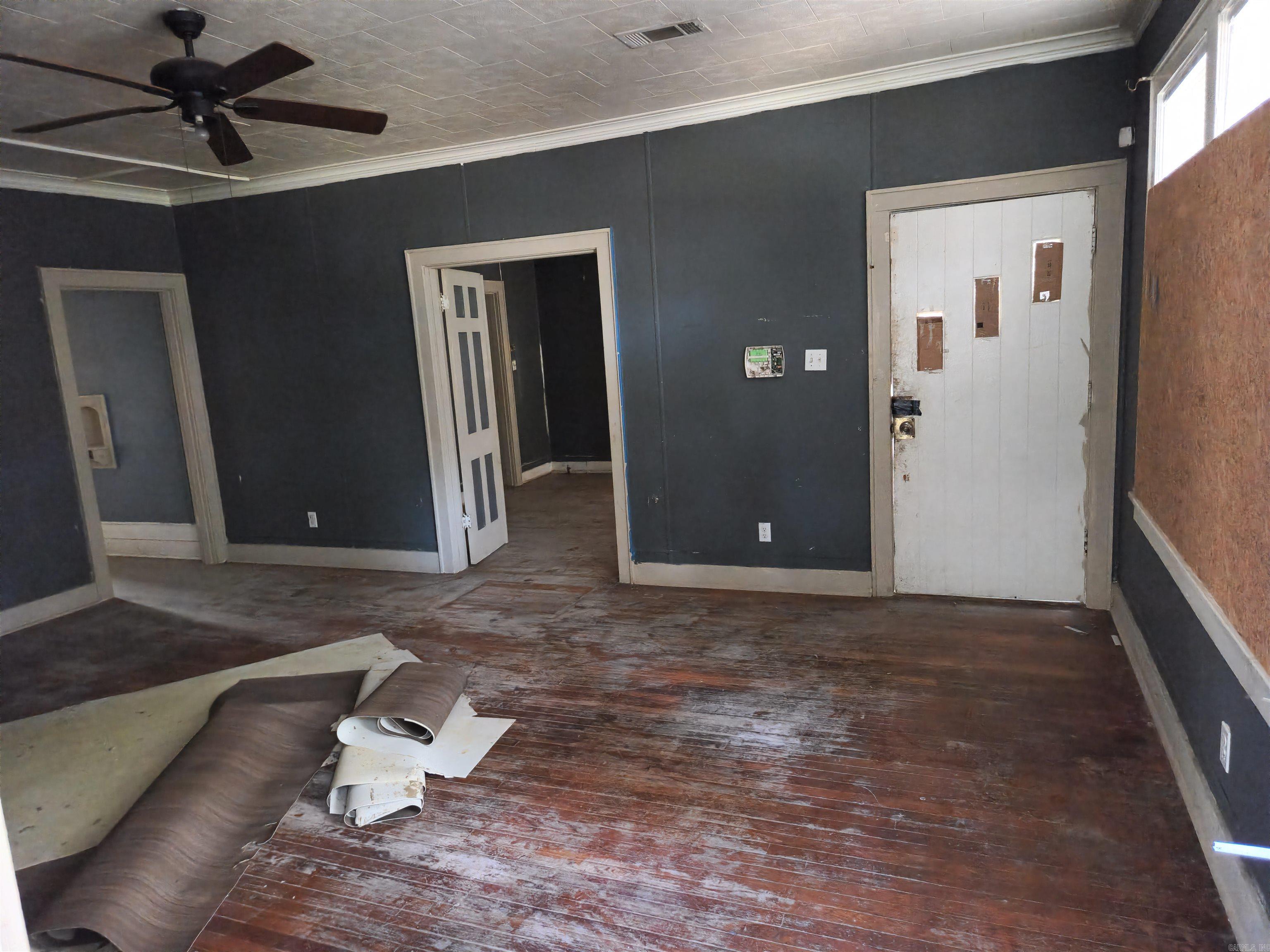 210 W 18th Avenue Property Photo 3