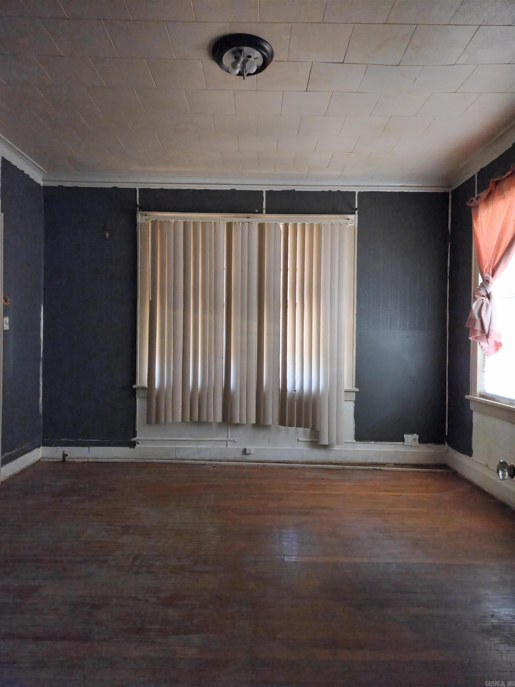 210 W 18th Avenue Property Photo 5