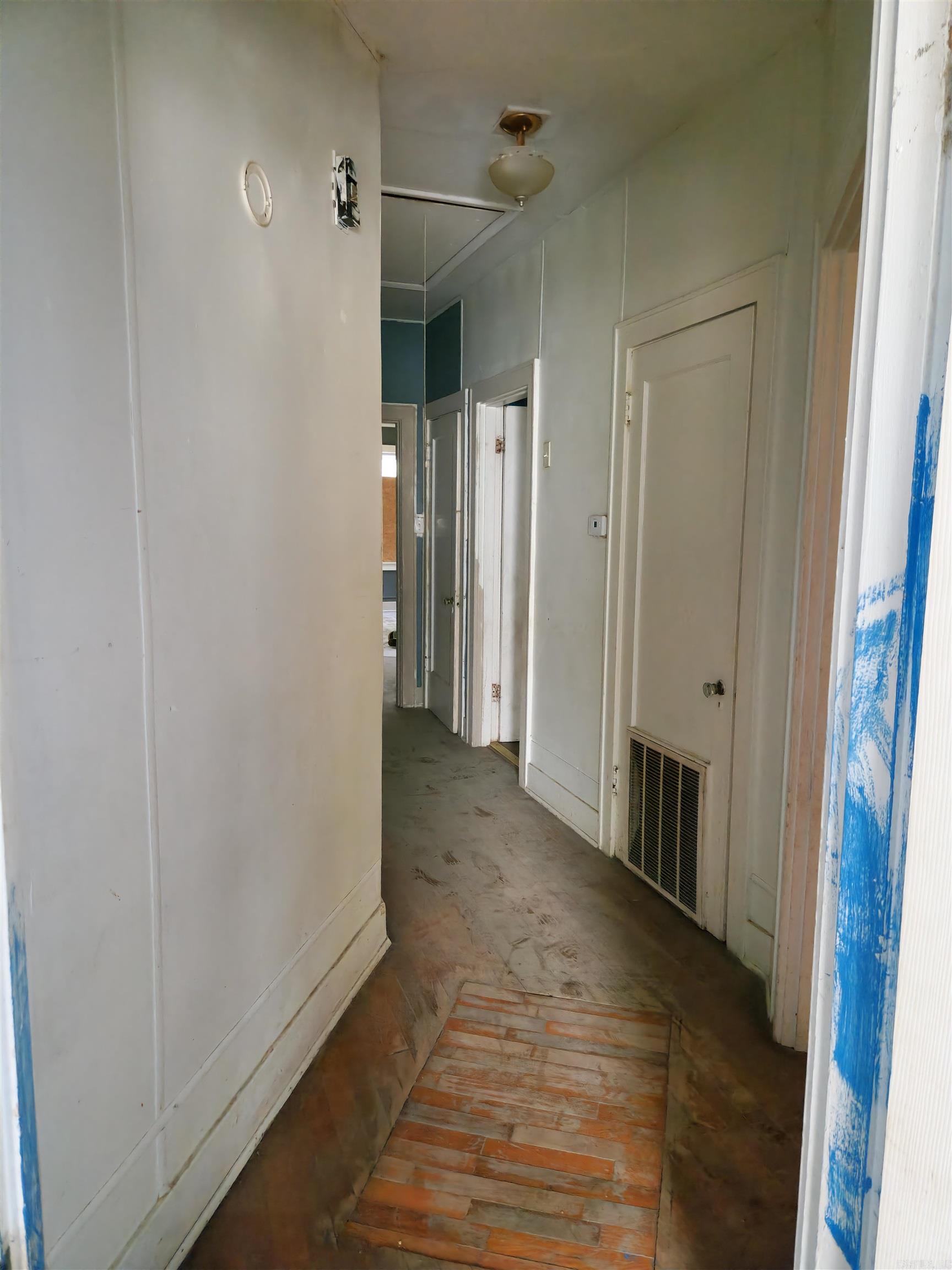 210 W 18th Avenue Property Photo 9