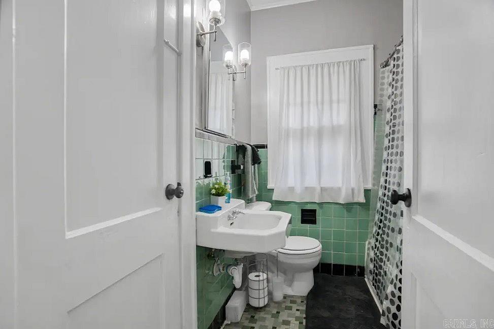 4815 Lee Avenue Property Photo 8