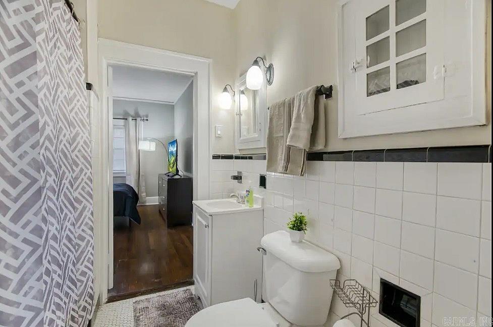 4815 Lee Avenue Property Photo 9