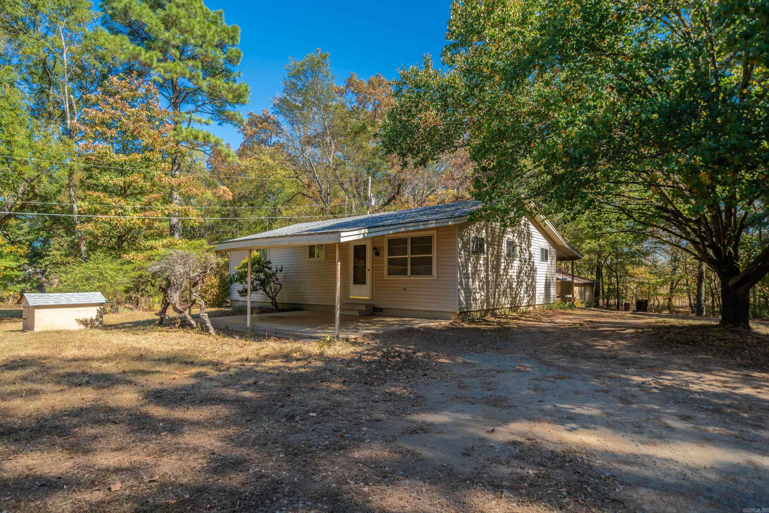 5635 Sunshine Road Property Photo 1