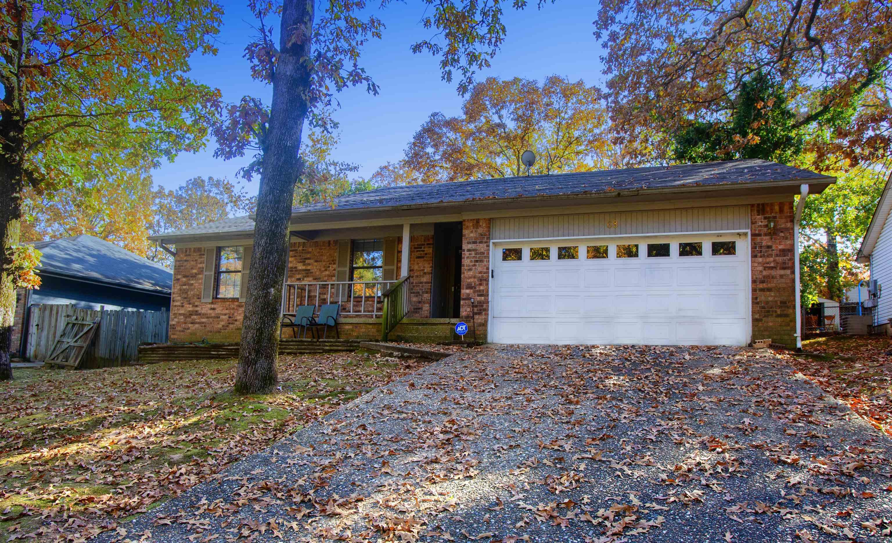 68 Creekwood Dr Property Photo