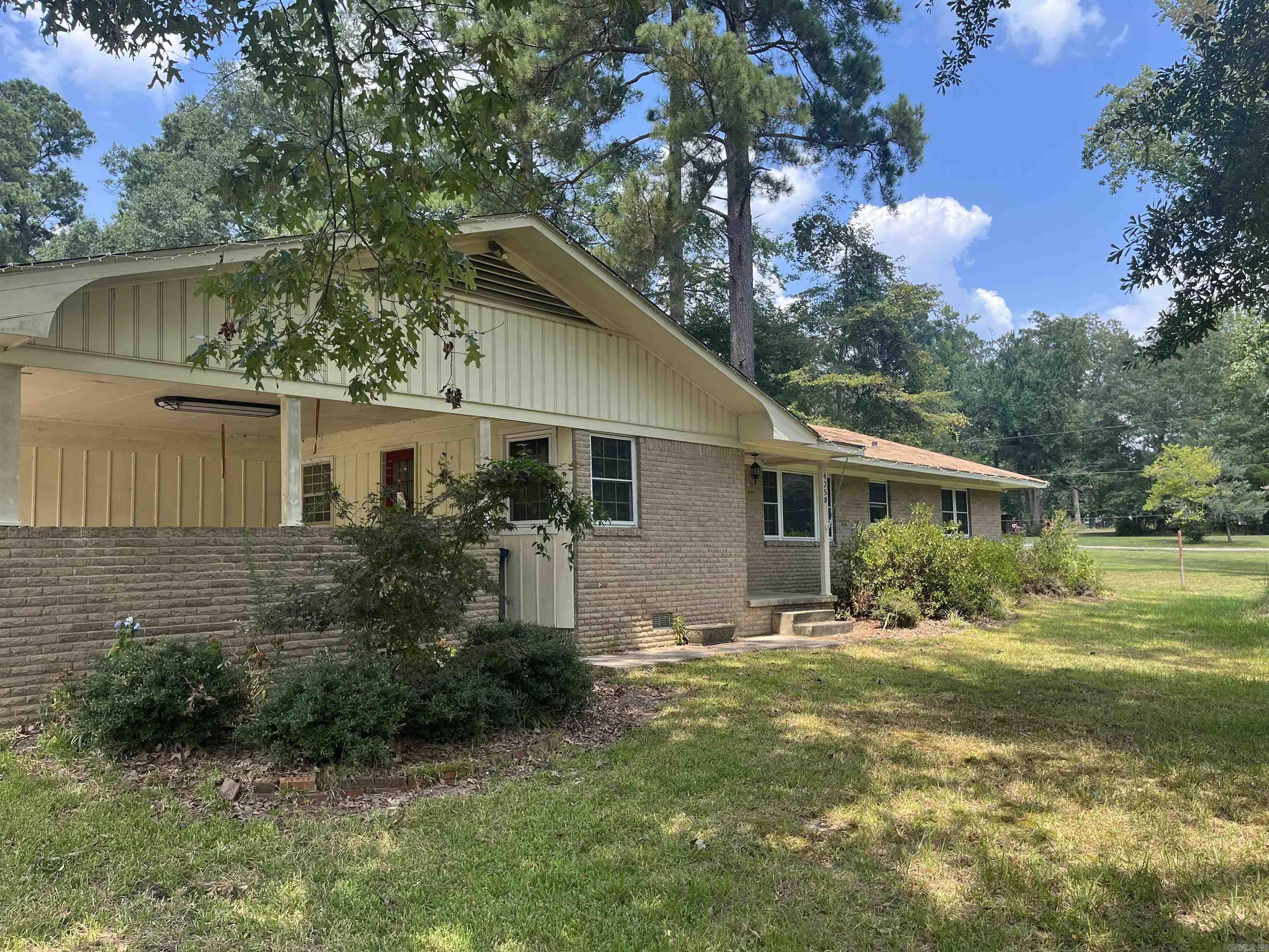 4258 Calion Highway Property Photo 1