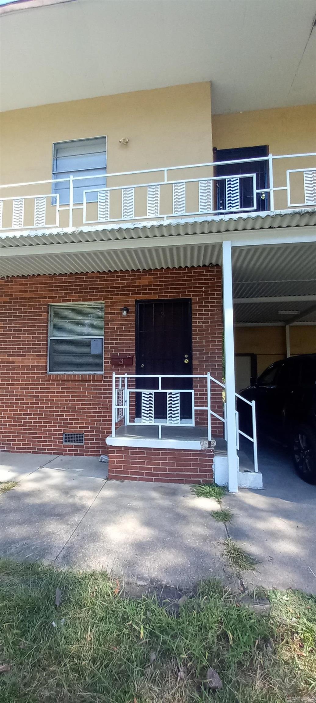 2401 S Linden Street Property Photo