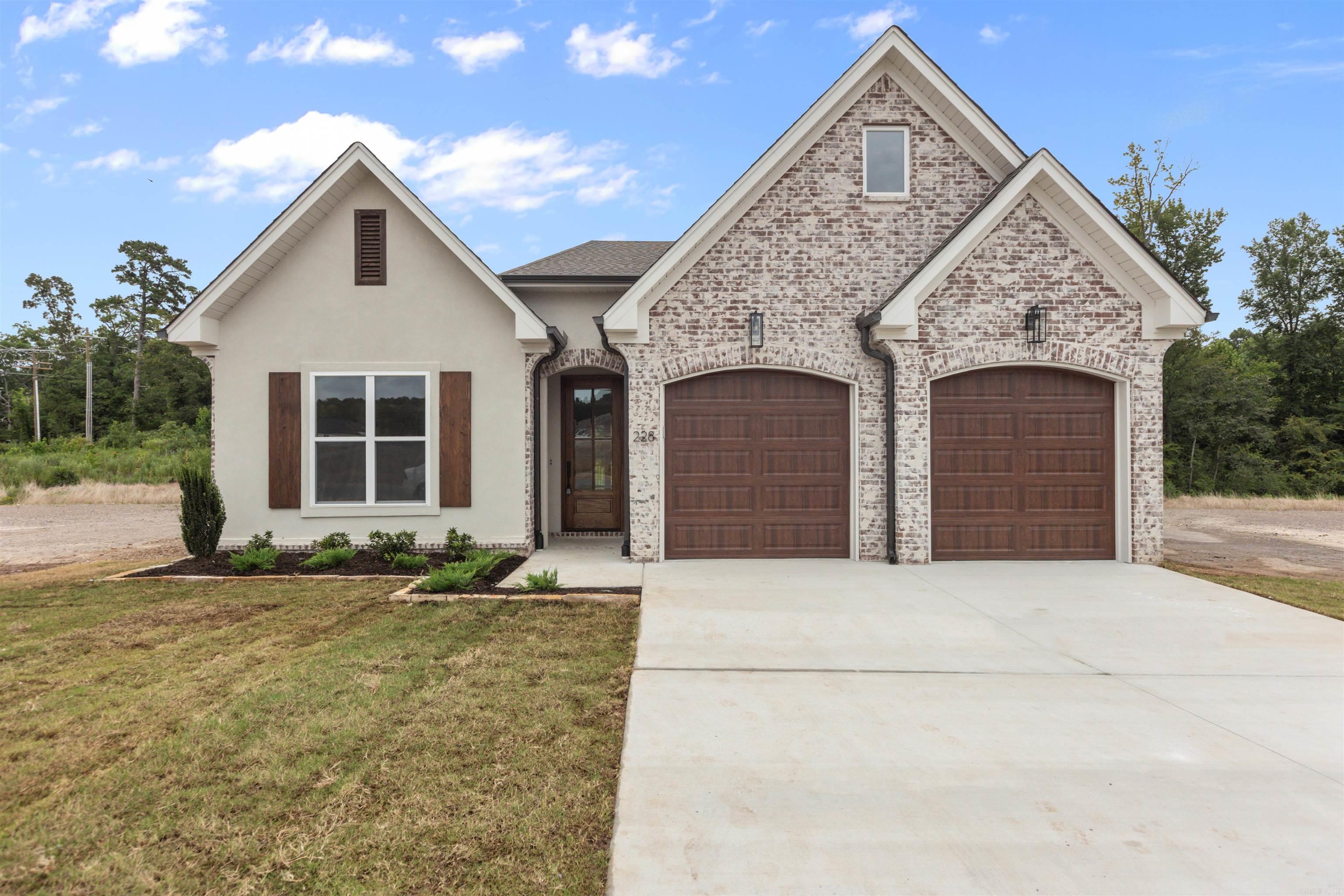 228 Edgewood Circle Property Photo