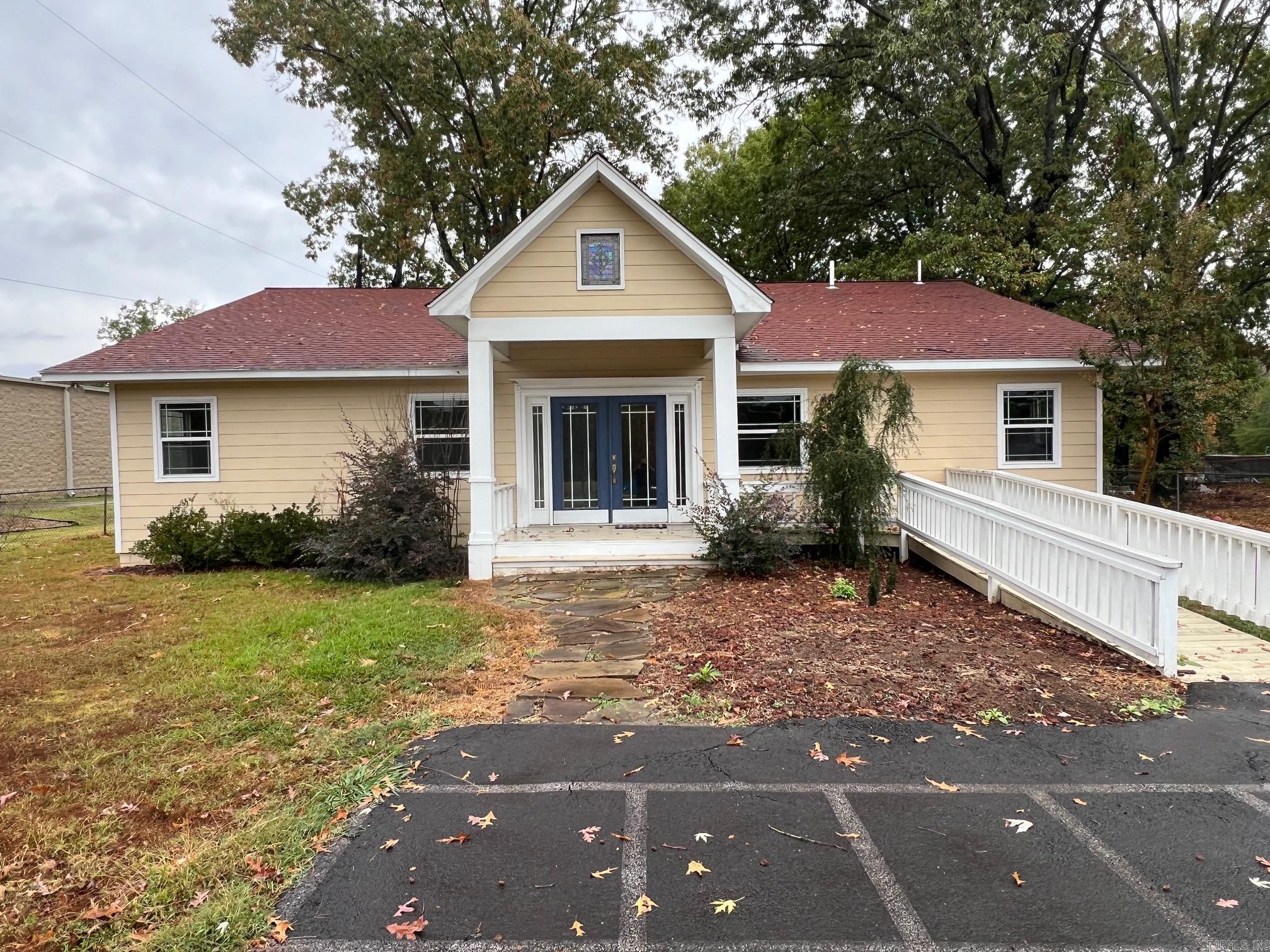 596 Highway 365 S Property Photo 1