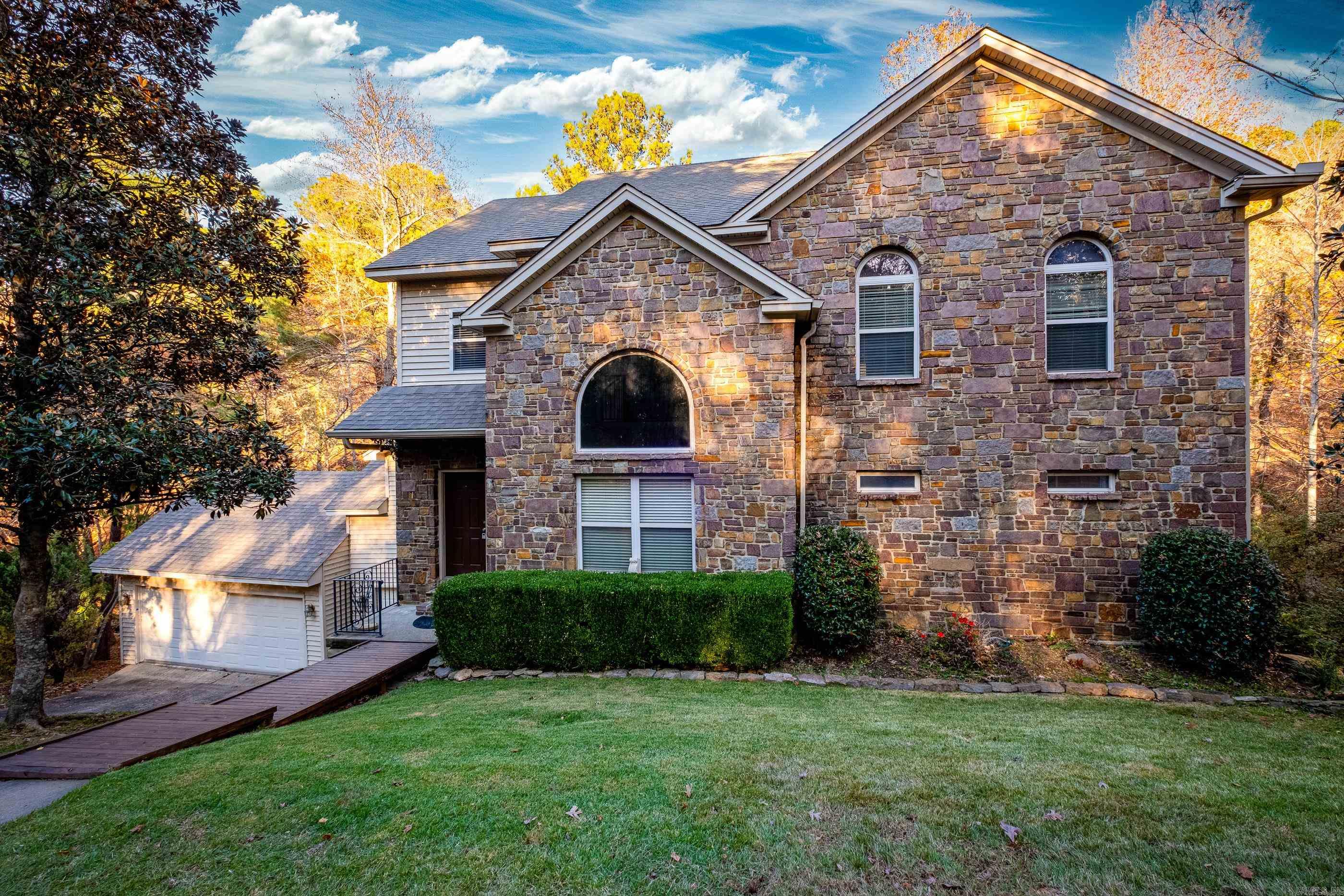 3801 Foxcroft Road Property Photo