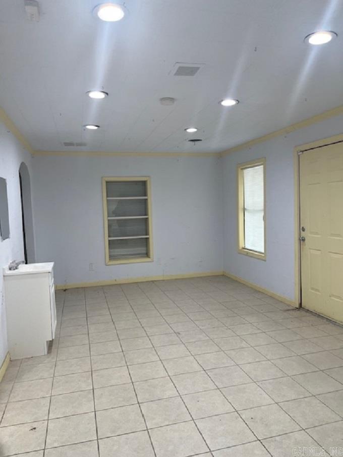 1590 California Avenue Property Photo 5