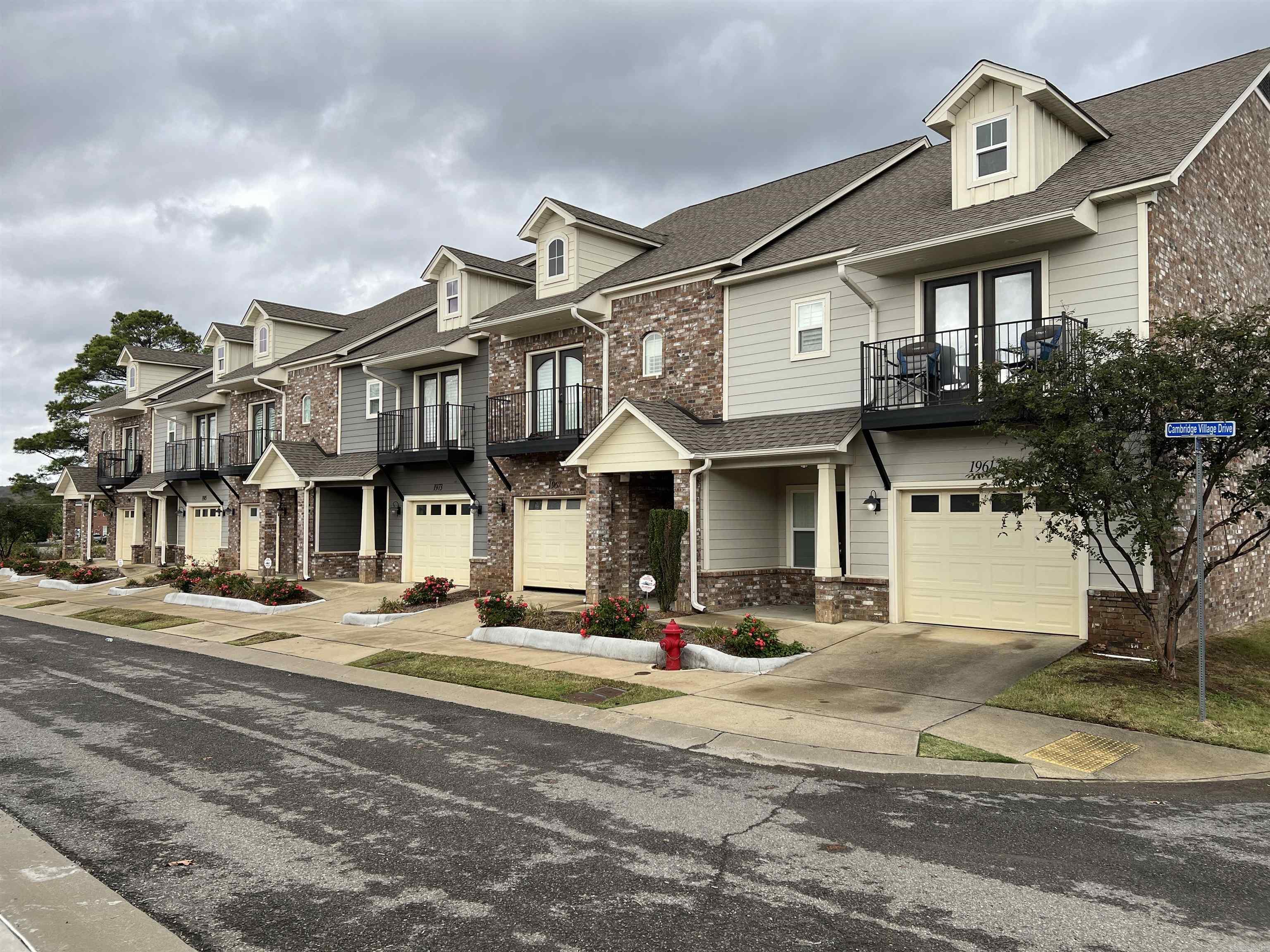 Cambridge Real Estate Listings Main Image