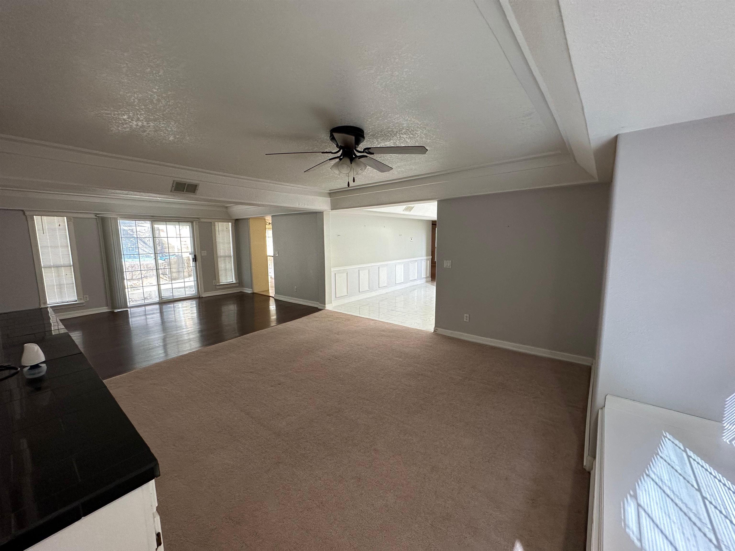 1906 Carolyn Drive Property Photo 6