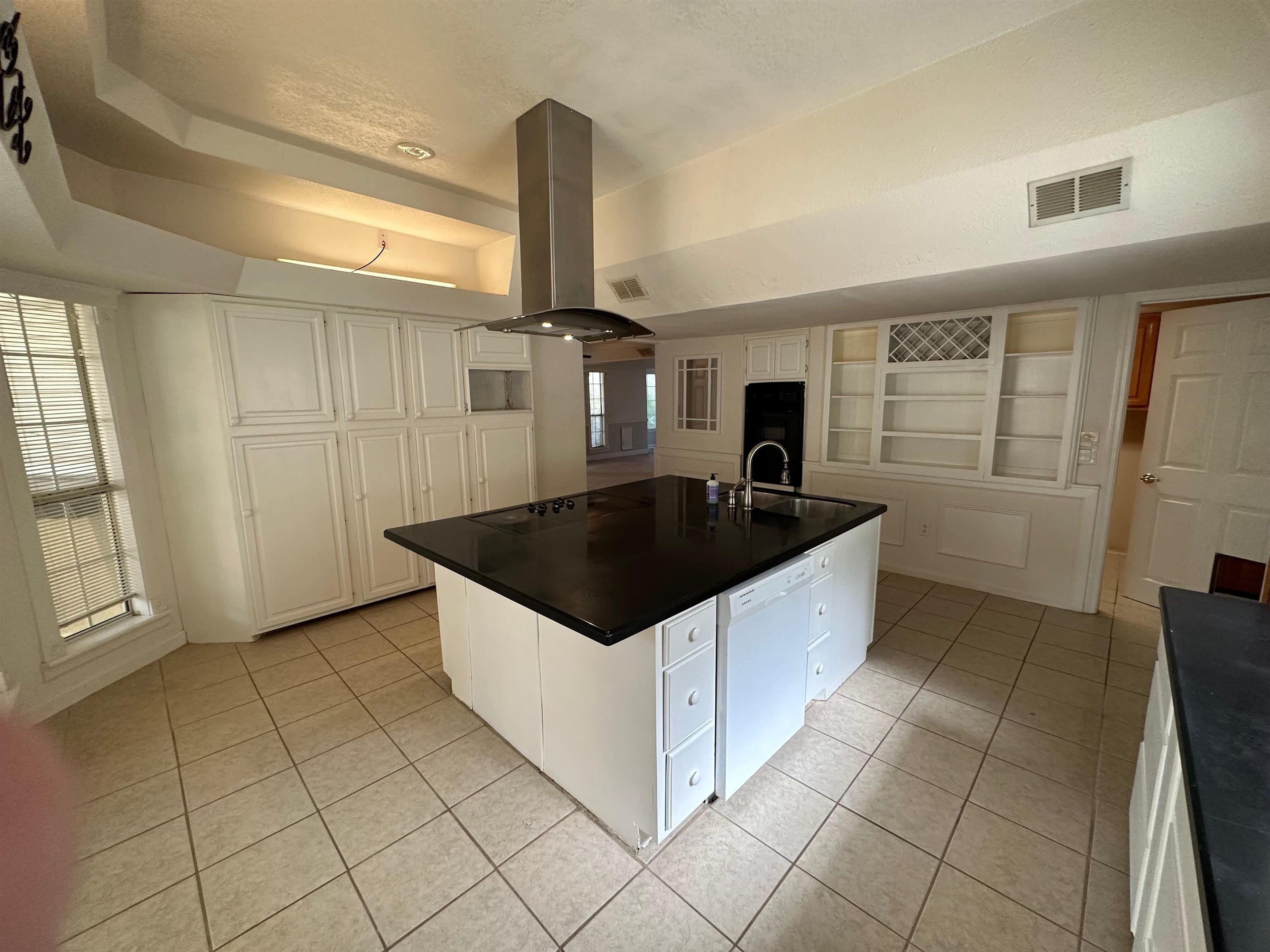 1906 Carolyn Drive Property Photo 18