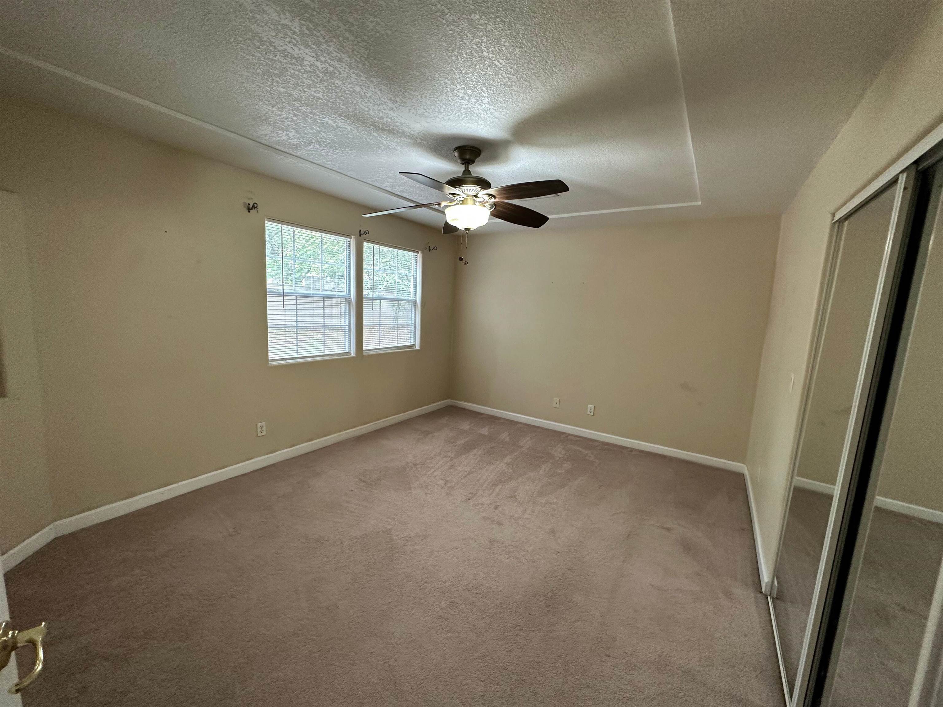 1906 Carolyn Drive Property Photo 32