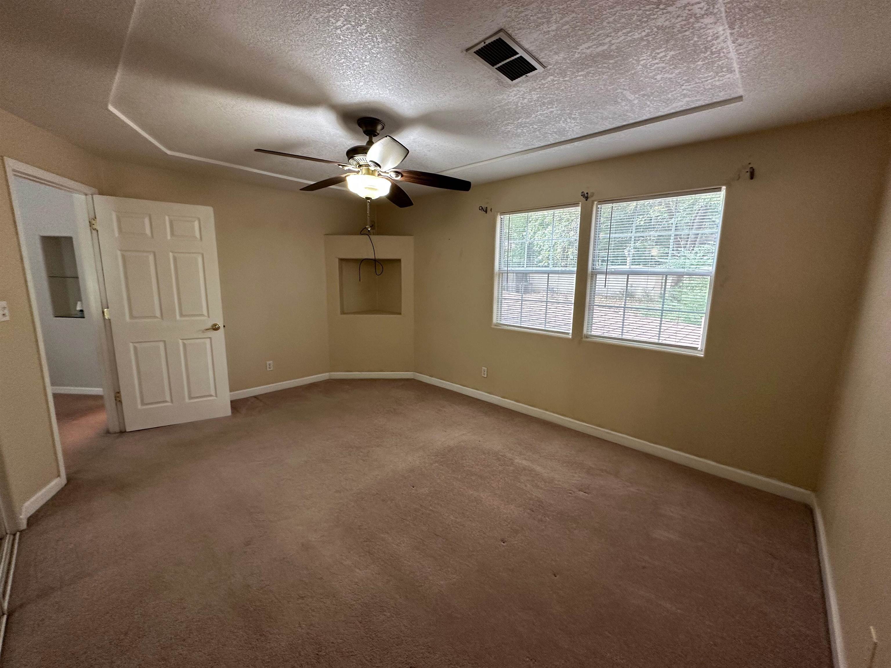 1906 Carolyn Drive Property Photo 33