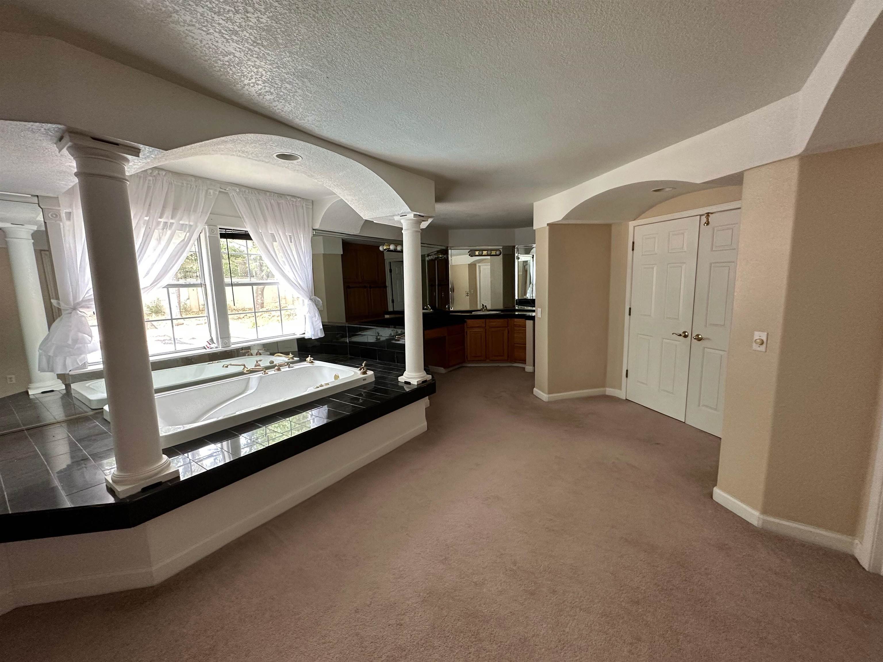 1906 Carolyn Drive Property Photo 39