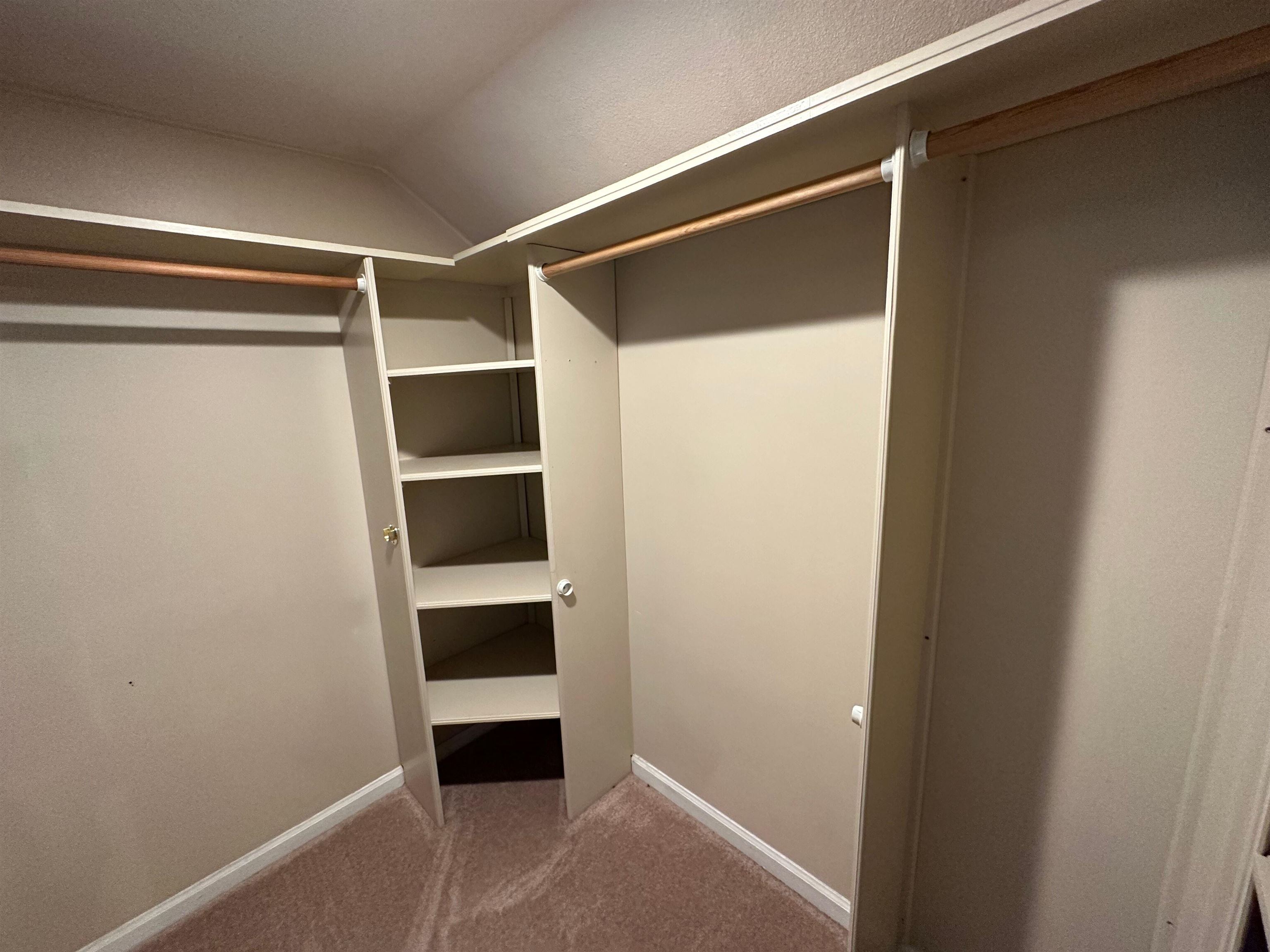 1906 Carolyn Drive Property Photo 40